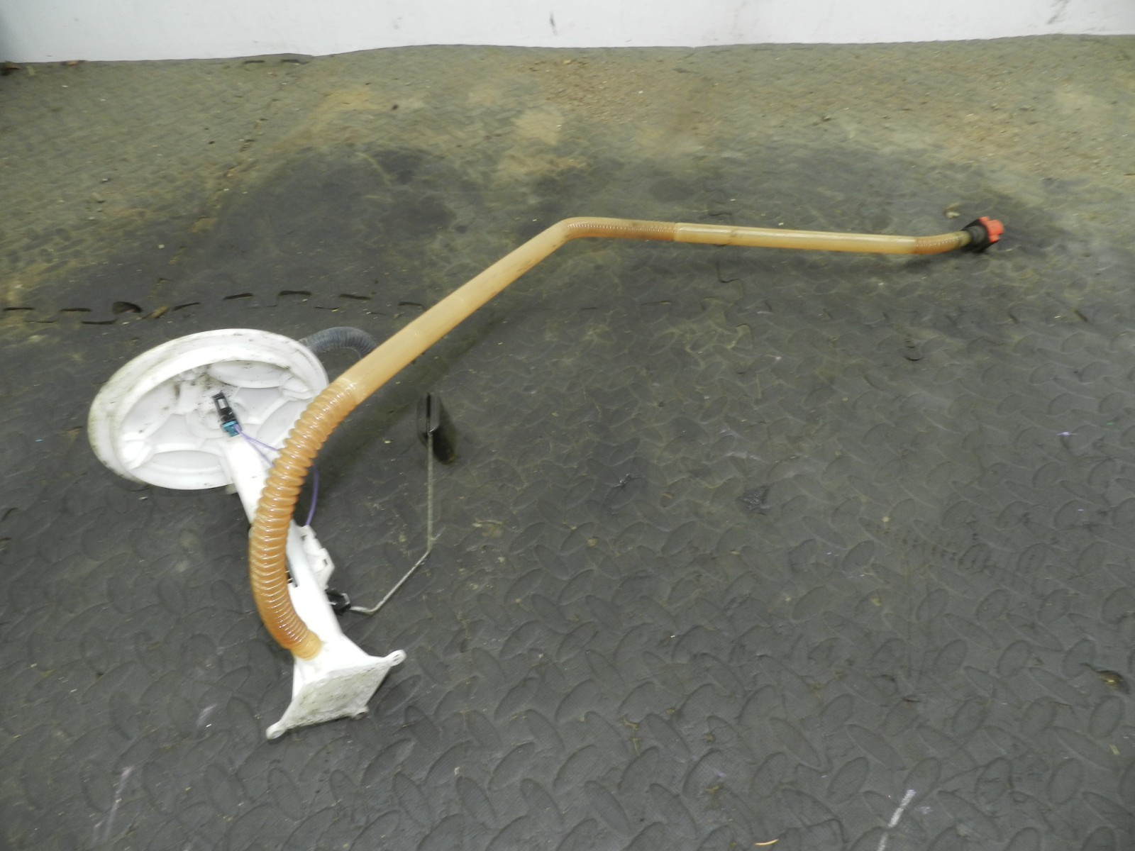 172. 2011 JEEP GRAND CHEROKEE MK4 WK2. DIESEL TANK FUEL LIFTER TRANSFER