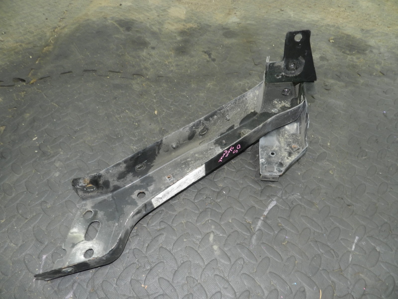 172. 2011 JEEP GRAND CHEROKEE MK4 WK2. DRIVER SIDE SLAM PANEL SECTION RADIATOR - Image 3