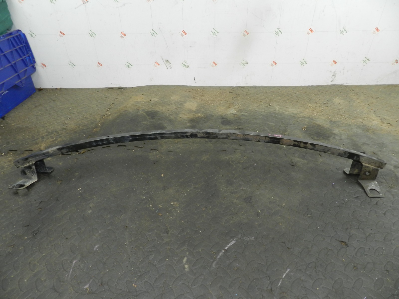 172. 2011 JEEP GRAND CHEROKEE MK4 WK2. FRONT BUMPER SUPPORT BAR