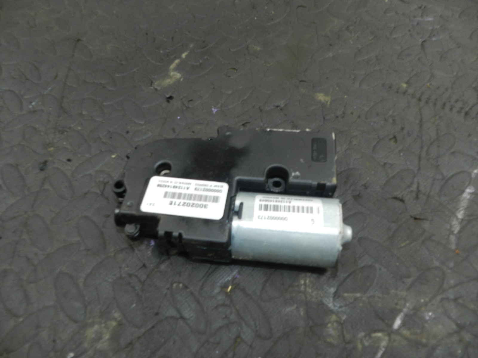 172. 2011 JEEP GRAND CHEROKEE MK4 WK2. SUN ROOF MOTOR