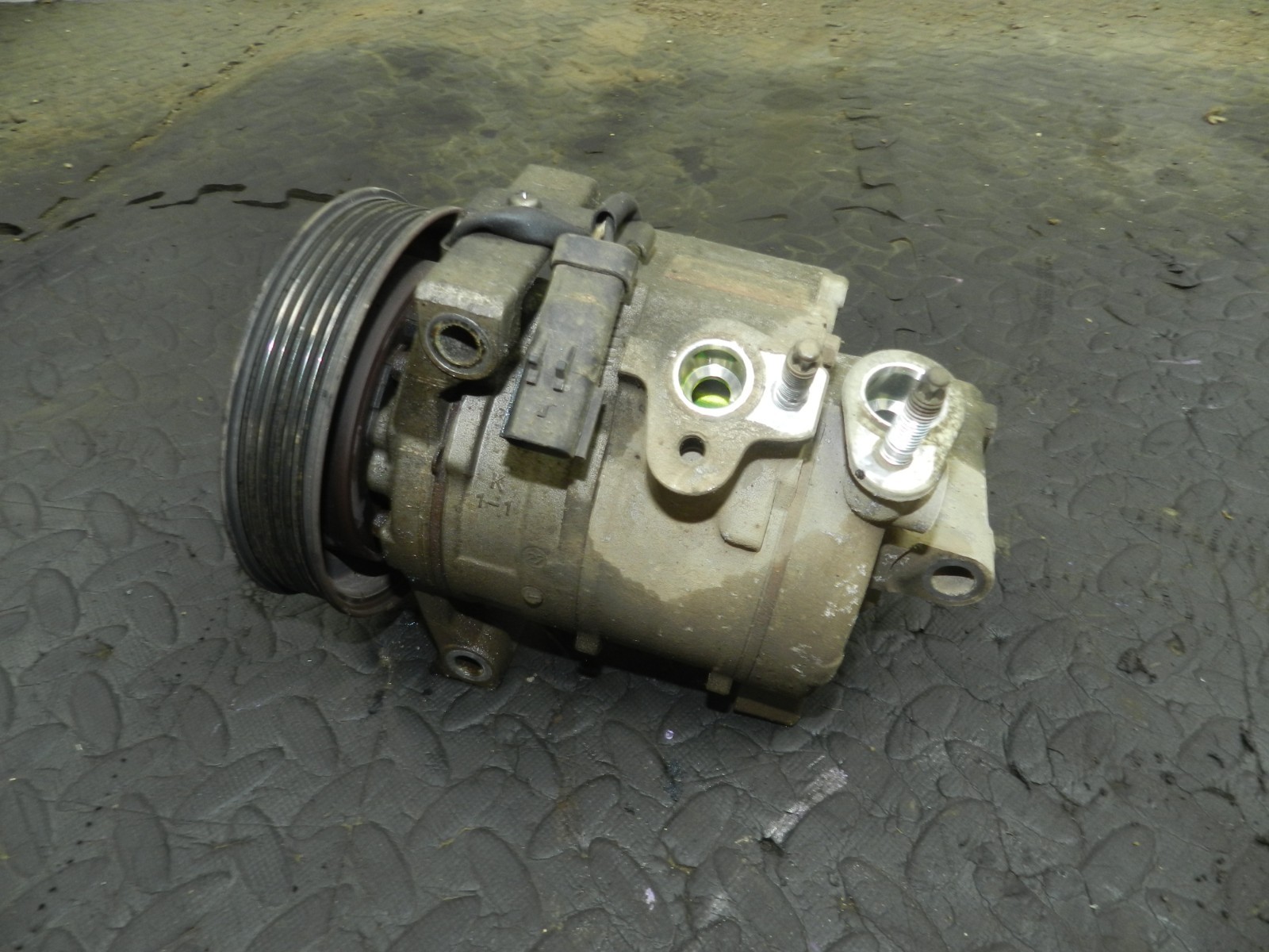 172. 2011 JEEP GRAND CHEROKEE MK4 WK2. AIR CON PUMP COMPRESSOR