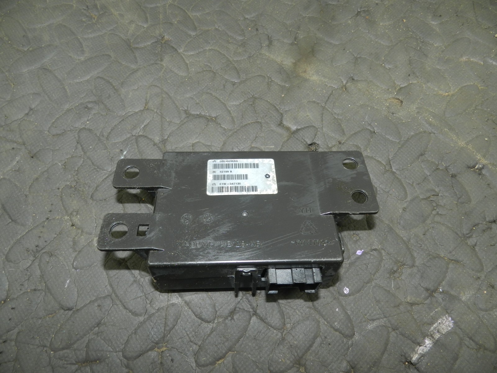 172. 2011 JEEP GRAND CHEROKEE MK4 WK2. 56038890AG BLIND SPOT CONTROL MODULE