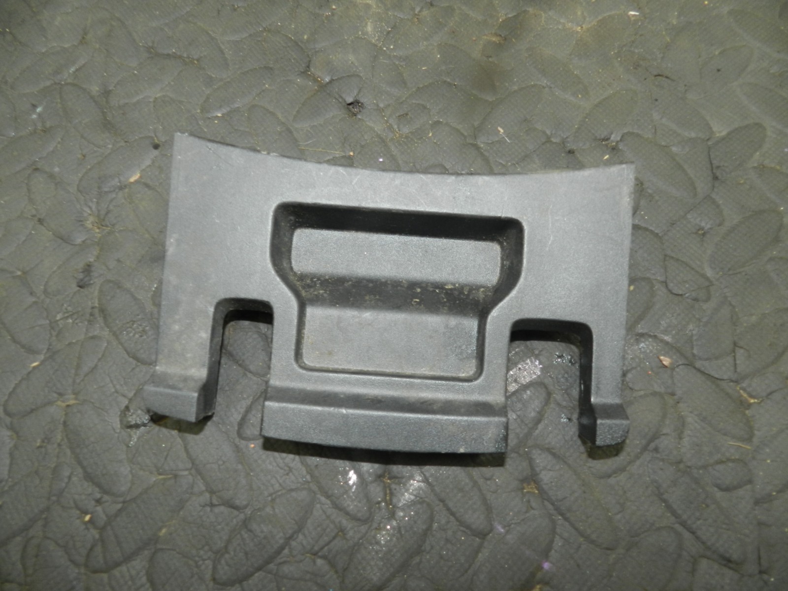 172. 2011 JEEP GRAND CHEROKEE MK4 WK2. PLASTIC PANEL