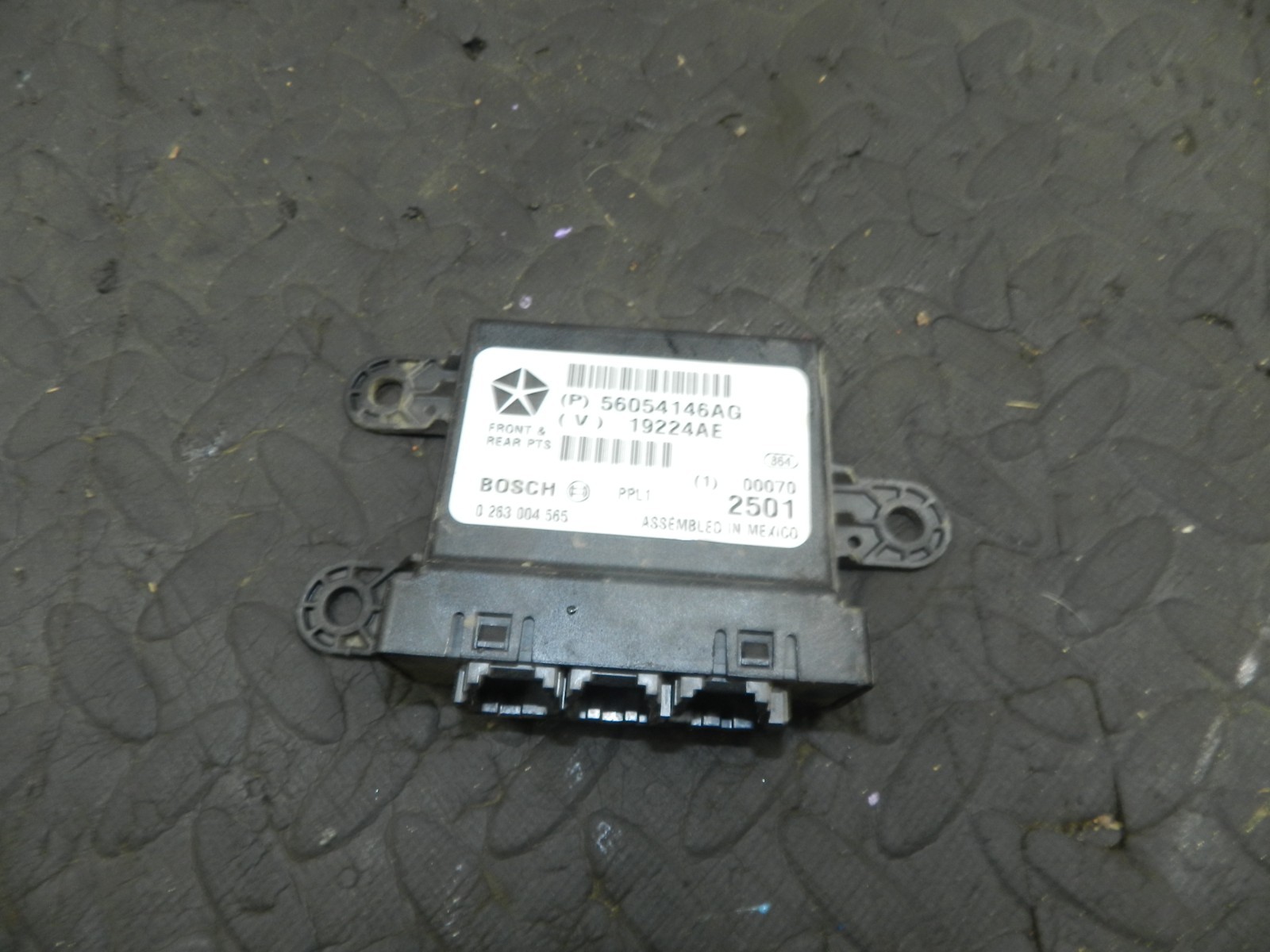 172. 2011 JEEP GRAND CHEROKEE MK4 WK2. 56064146AG PARKING DISTANCE CONTROL UNIT