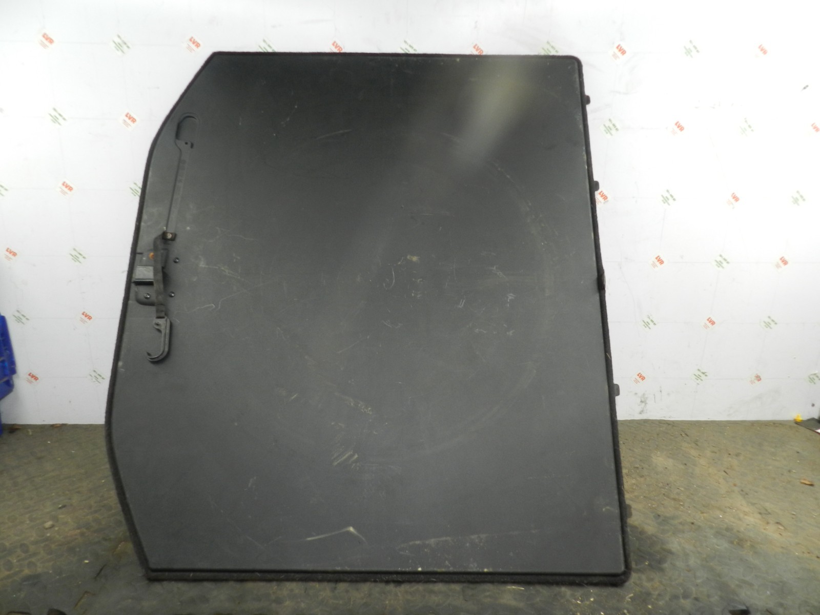 172. 2011 JEEP GRAND CHEROKEE MK4 WK2. BOOT FLOOR PANEL CARPET