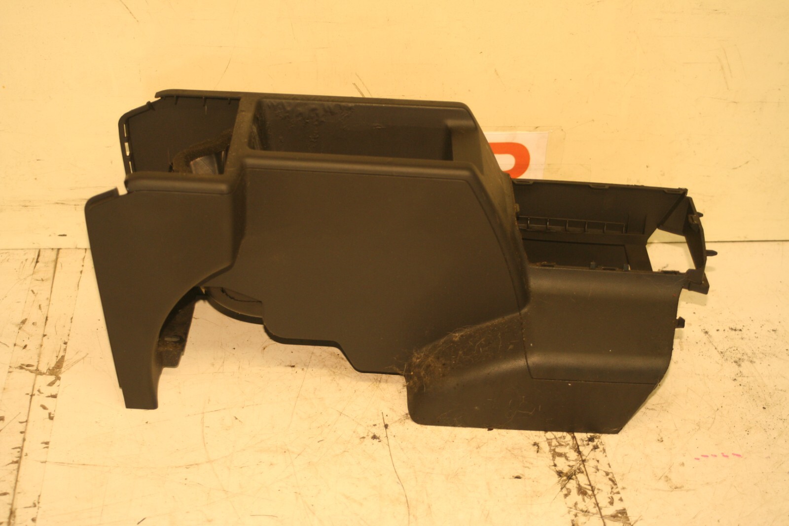 2008 VAUXHALL VECTRA C, 2.2 PETROL. CENTRE CONSOLE REAR OF HAND BRAKE