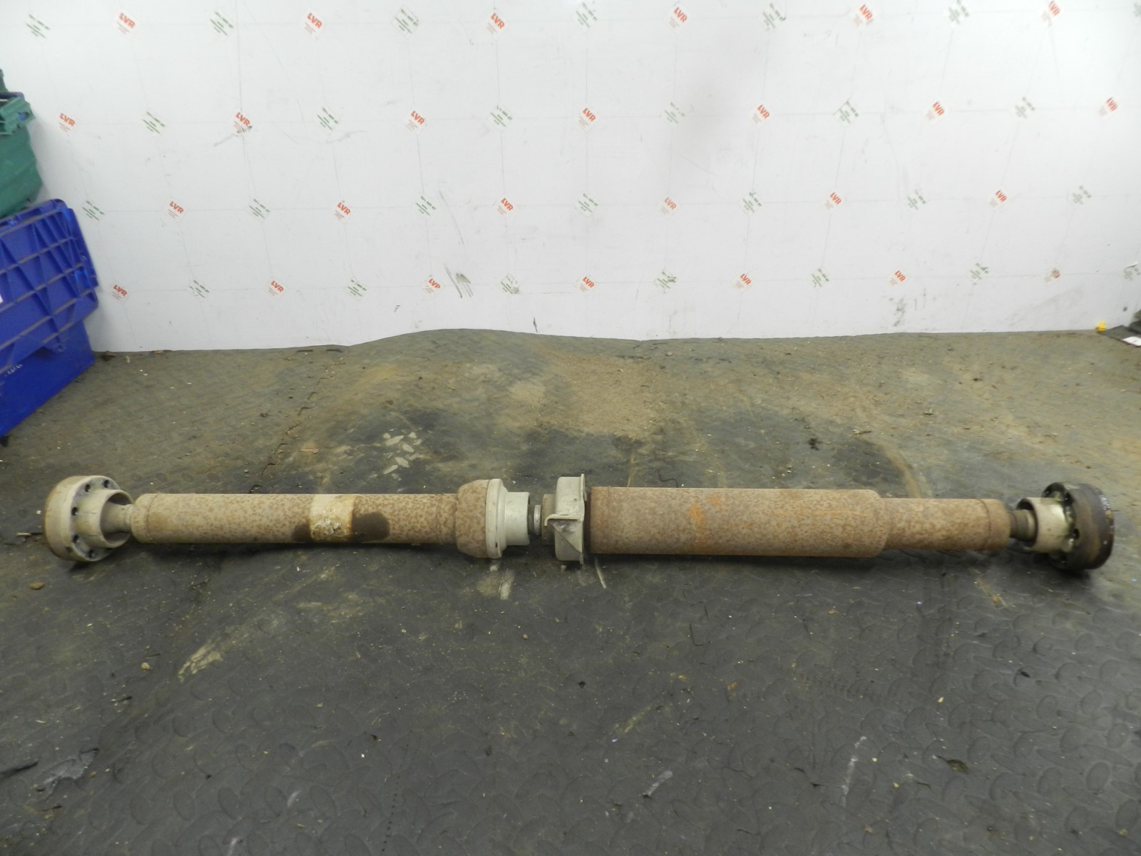 172. 2011 JEEP GRAND CHEROKEE MK4 WK2. REAR PROP SHAFT
