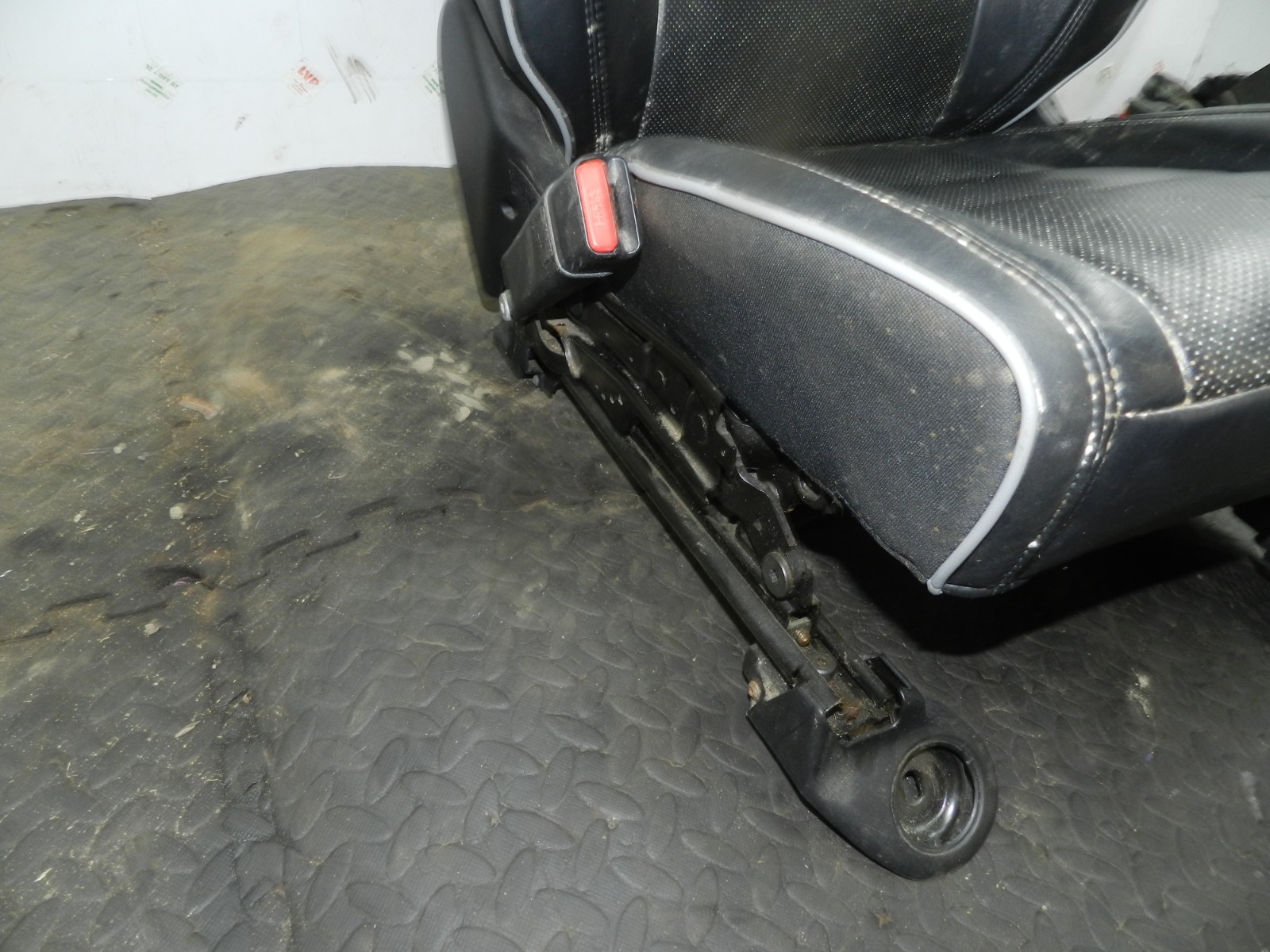 172. 2011 JEEP GRAND CHEROKEE MK4 WK2 PASSENGER FRONT HEATED + COOL LEATHER SEAT - Image 5