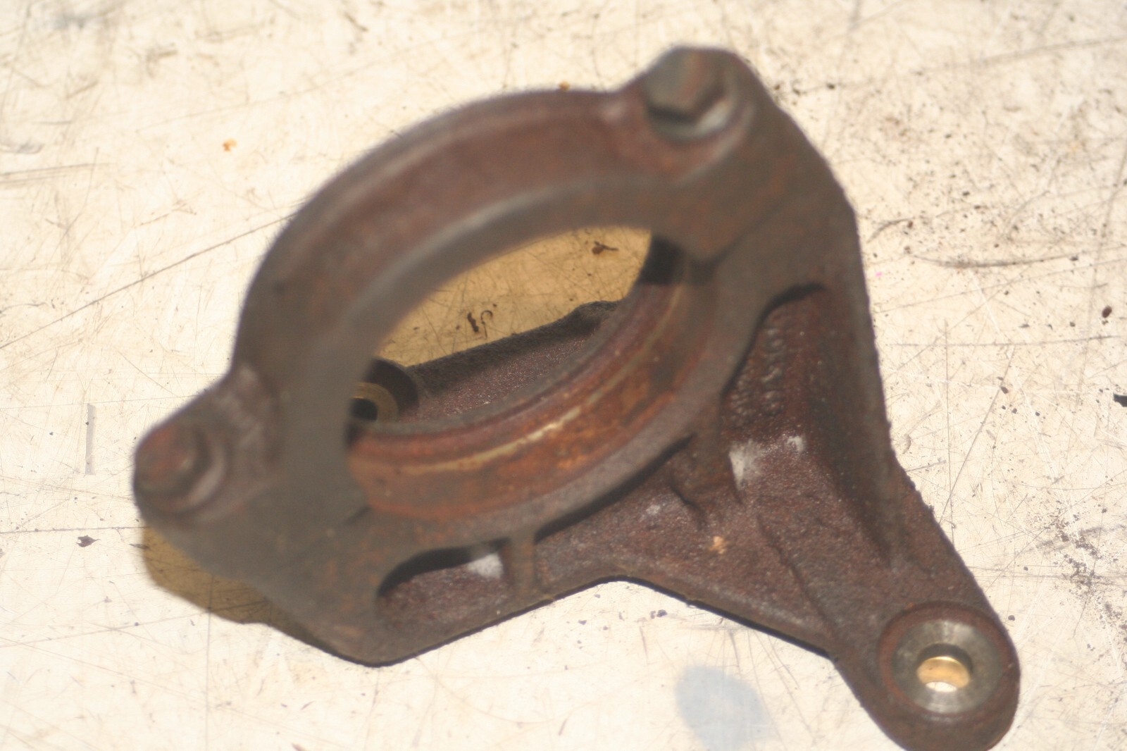 1999 VOLVO C70 2.4 PETROL. DRIVESHAFT BRACKET