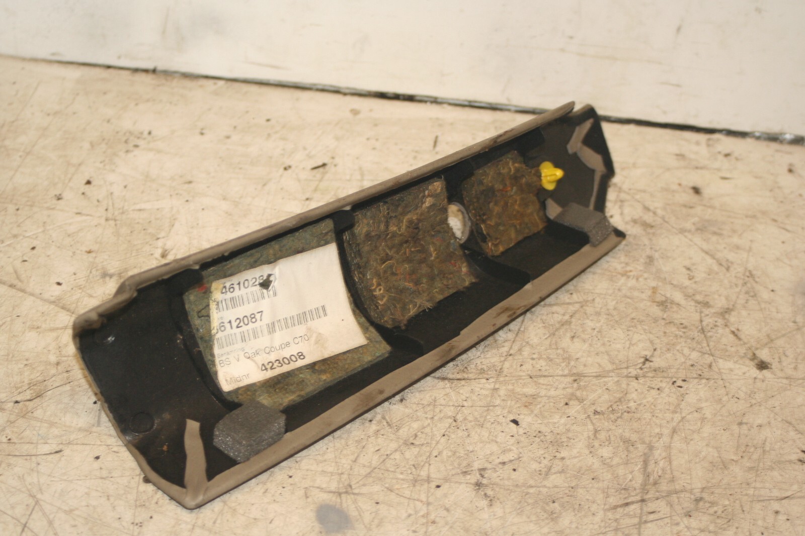 1999 VOLVO C70 2.4 PETROL. PILLAR TRIM 8612087 - Image 2