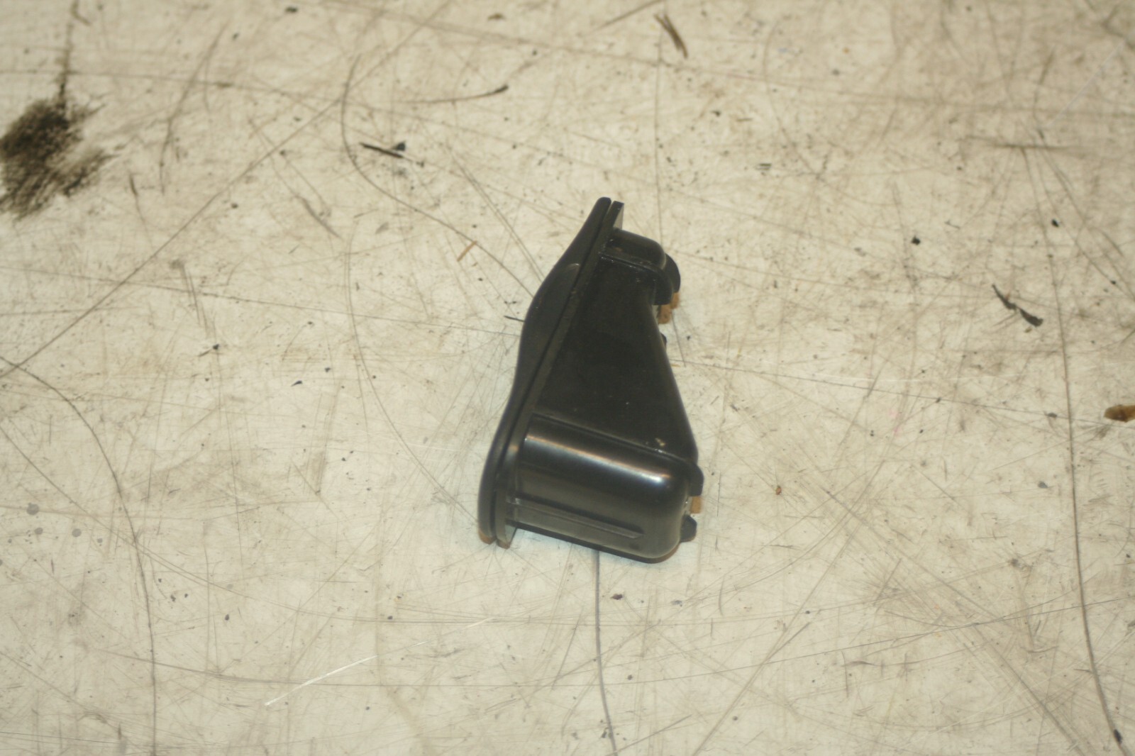 JAGUAR S TYPE. REAR ASHTRAY - Image 2