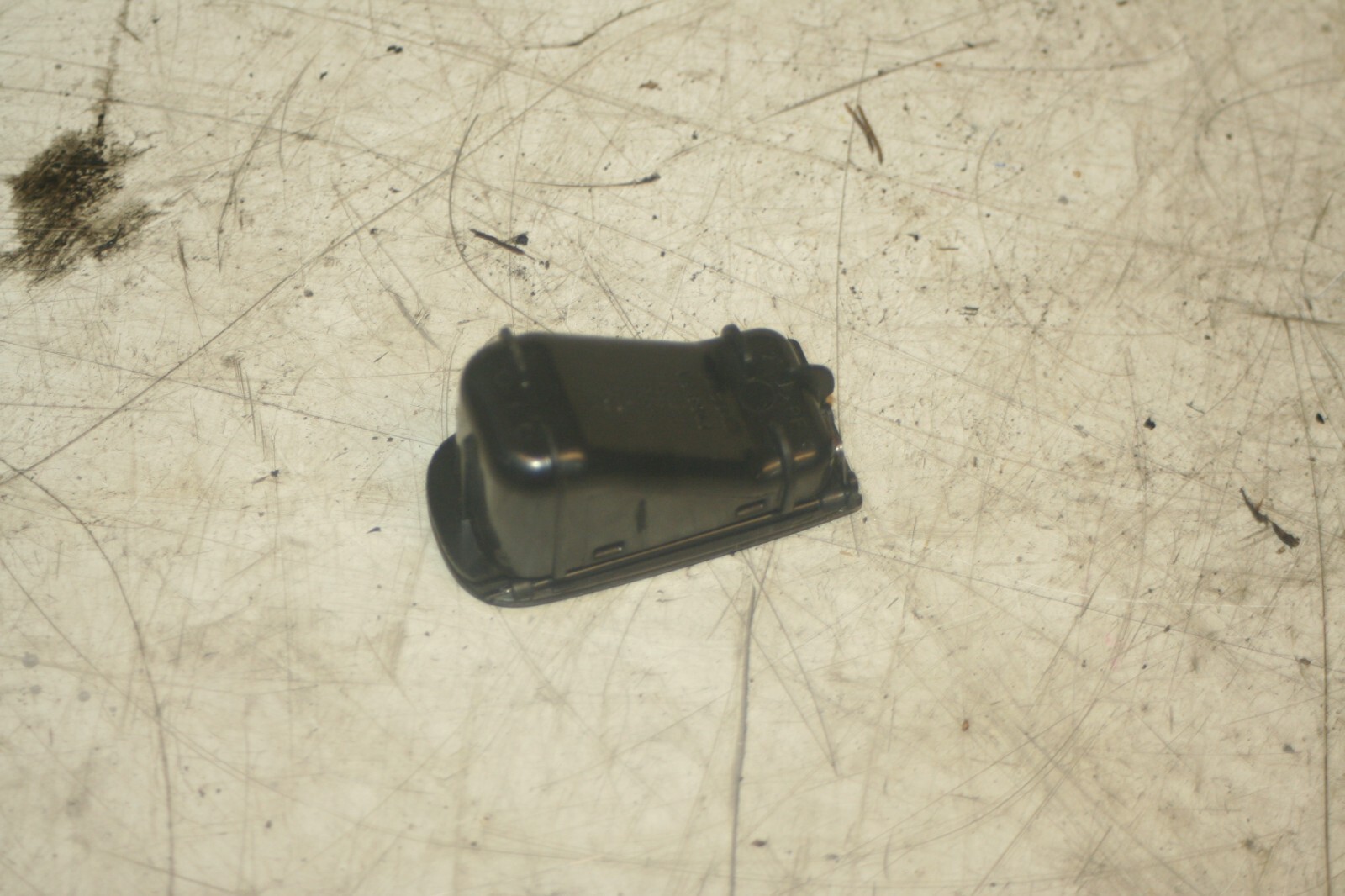 JAGUAR S TYPE. REAR ASHTRAY - Image 3