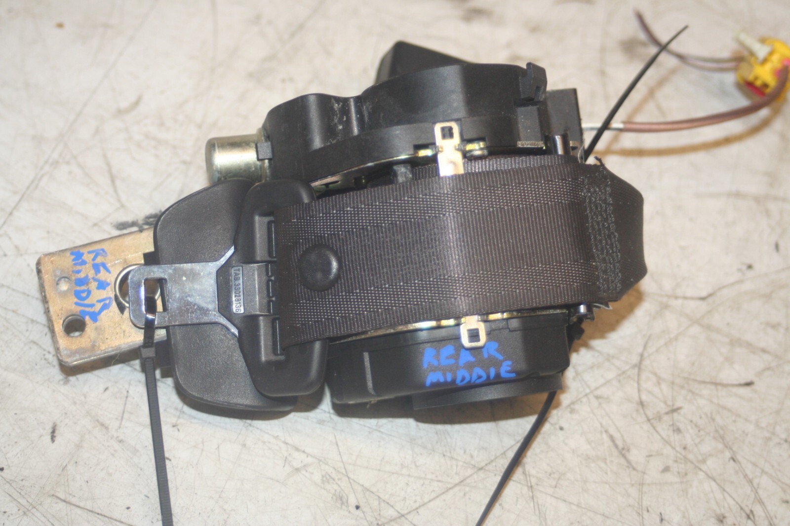 JAGUAR S TYPE. MIDDLE SIDE REAR SEAT BELT