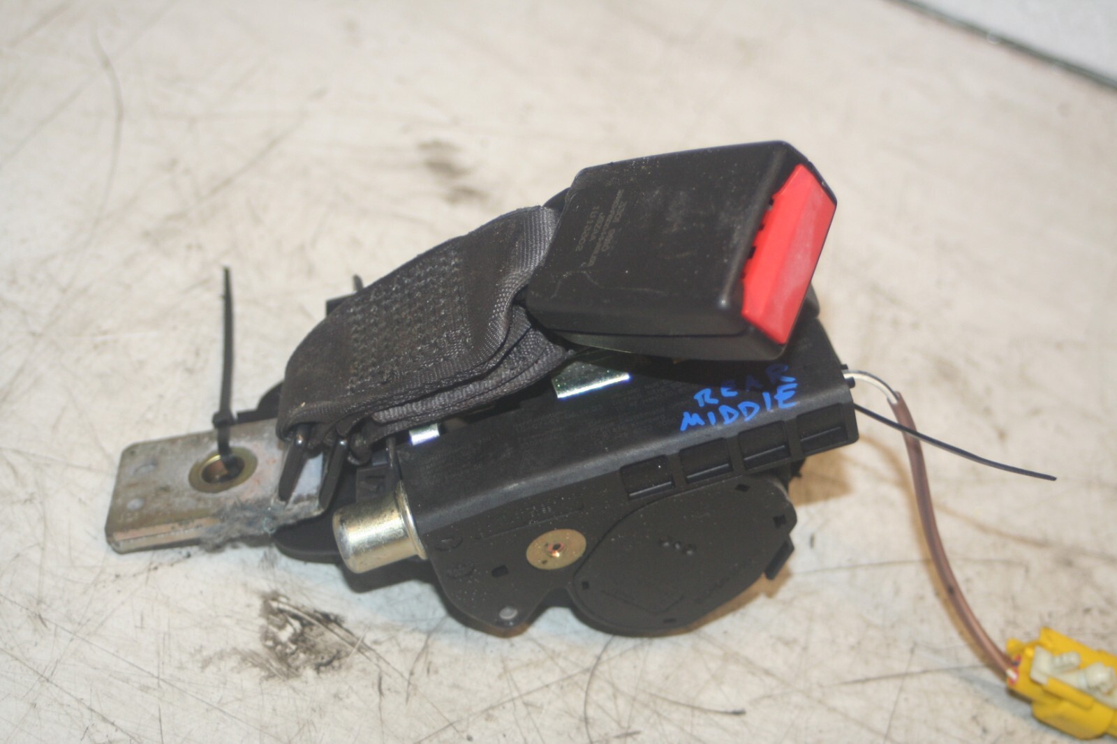 JAGUAR S TYPE. MIDDLE SIDE REAR SEAT BELT - Image 2