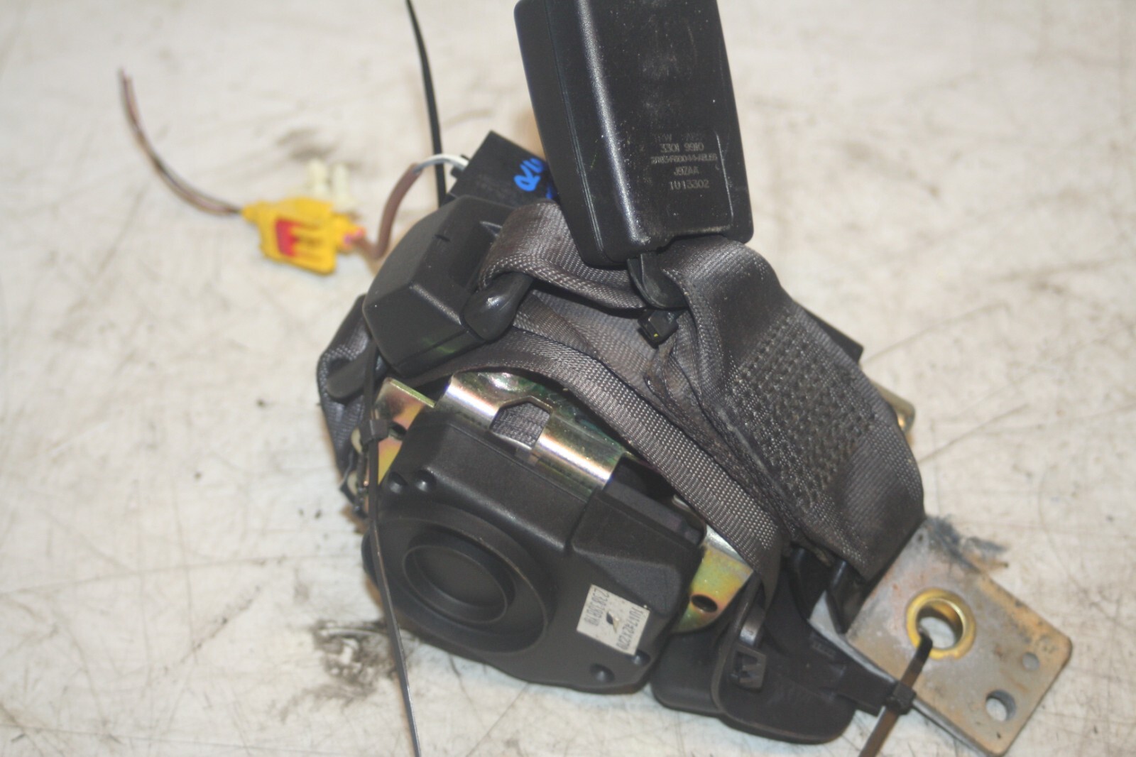 JAGUAR S TYPE. MIDDLE SIDE REAR SEAT BELT - Image 3