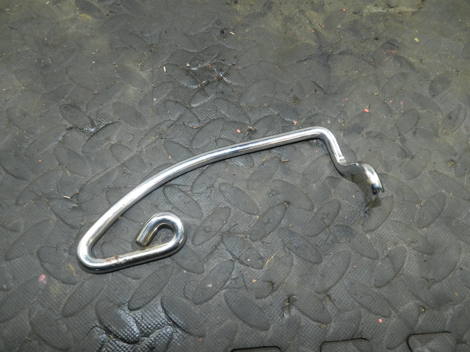 183. 2006 AUDI A4 CONVERTIBLE B7. SEAT BELT ANCHOR RUNNER - Image 2