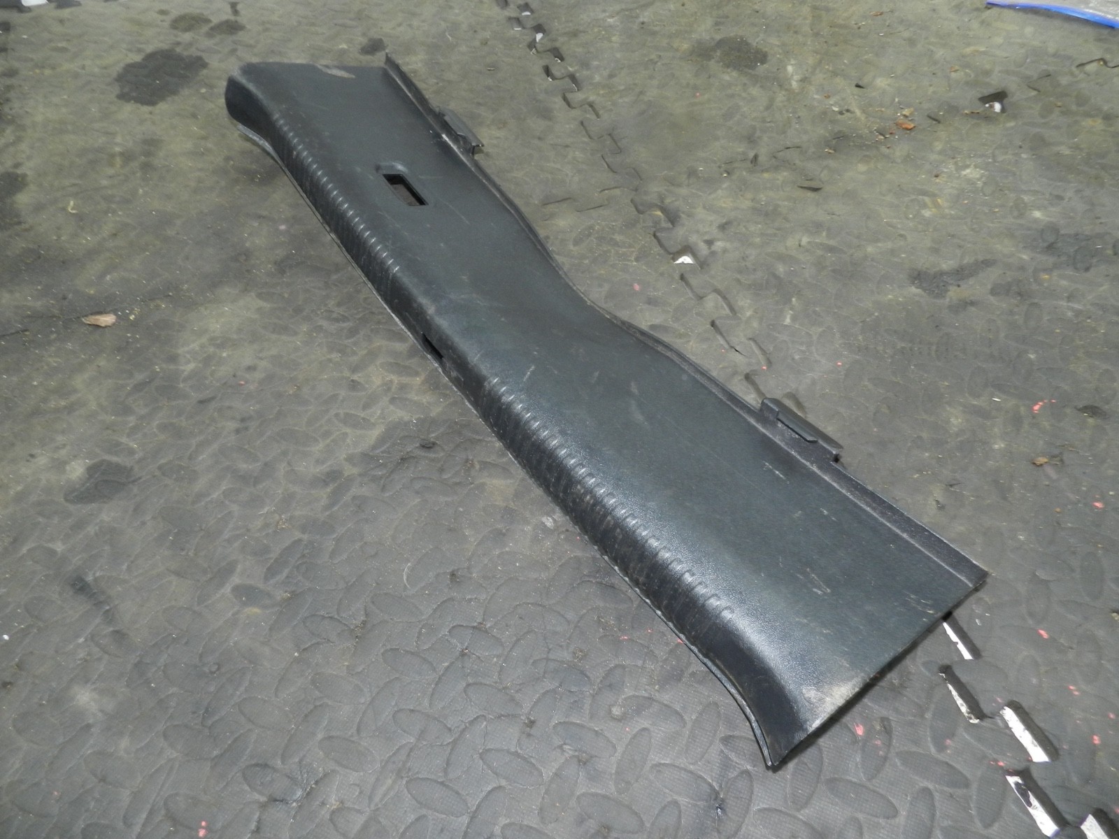 183. 2006 AUDI A4 CONVERTIBLE B7. BOOT SILL TRIM PANEL - Image 2