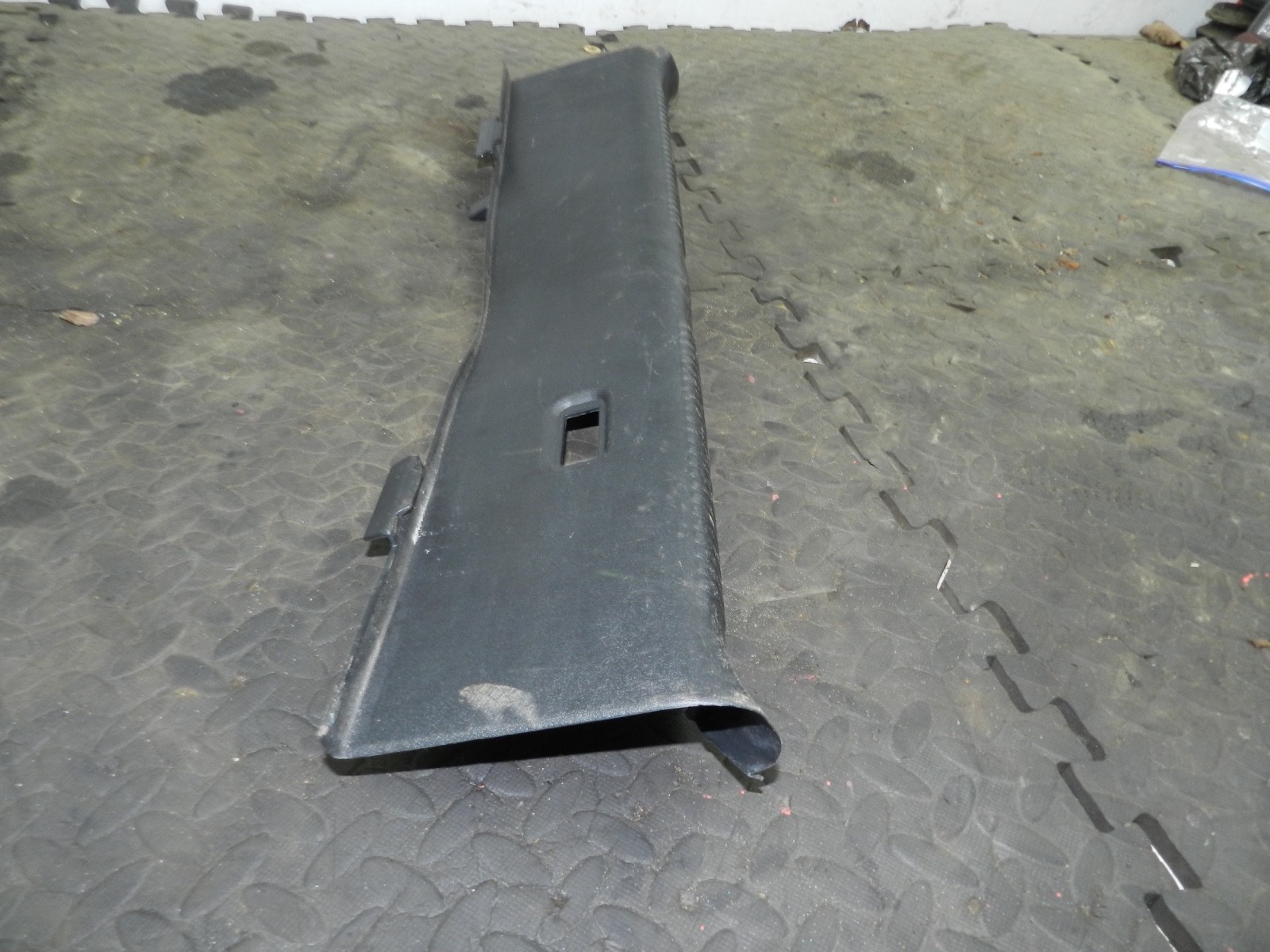 183. 2006 AUDI A4 CONVERTIBLE B7. BOOT SILL TRIM PANEL - Image 5