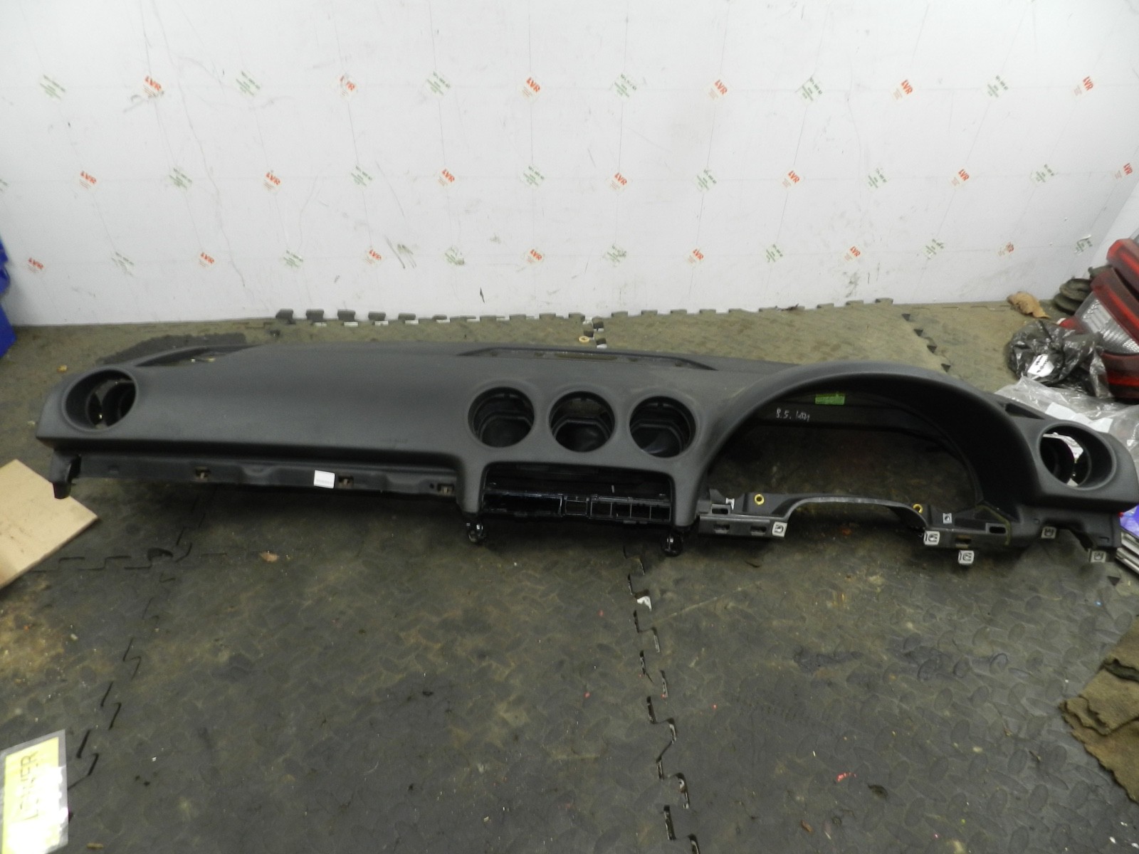 183. 2006 AUDI A4 CONVERTIBLE B7. DASH BOARD TOP - Image 2
