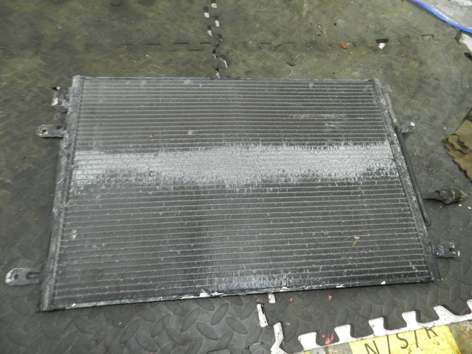 183. 2006 AUDI A4 CONVERTIBLE B7. AIR CON RADIATOR
