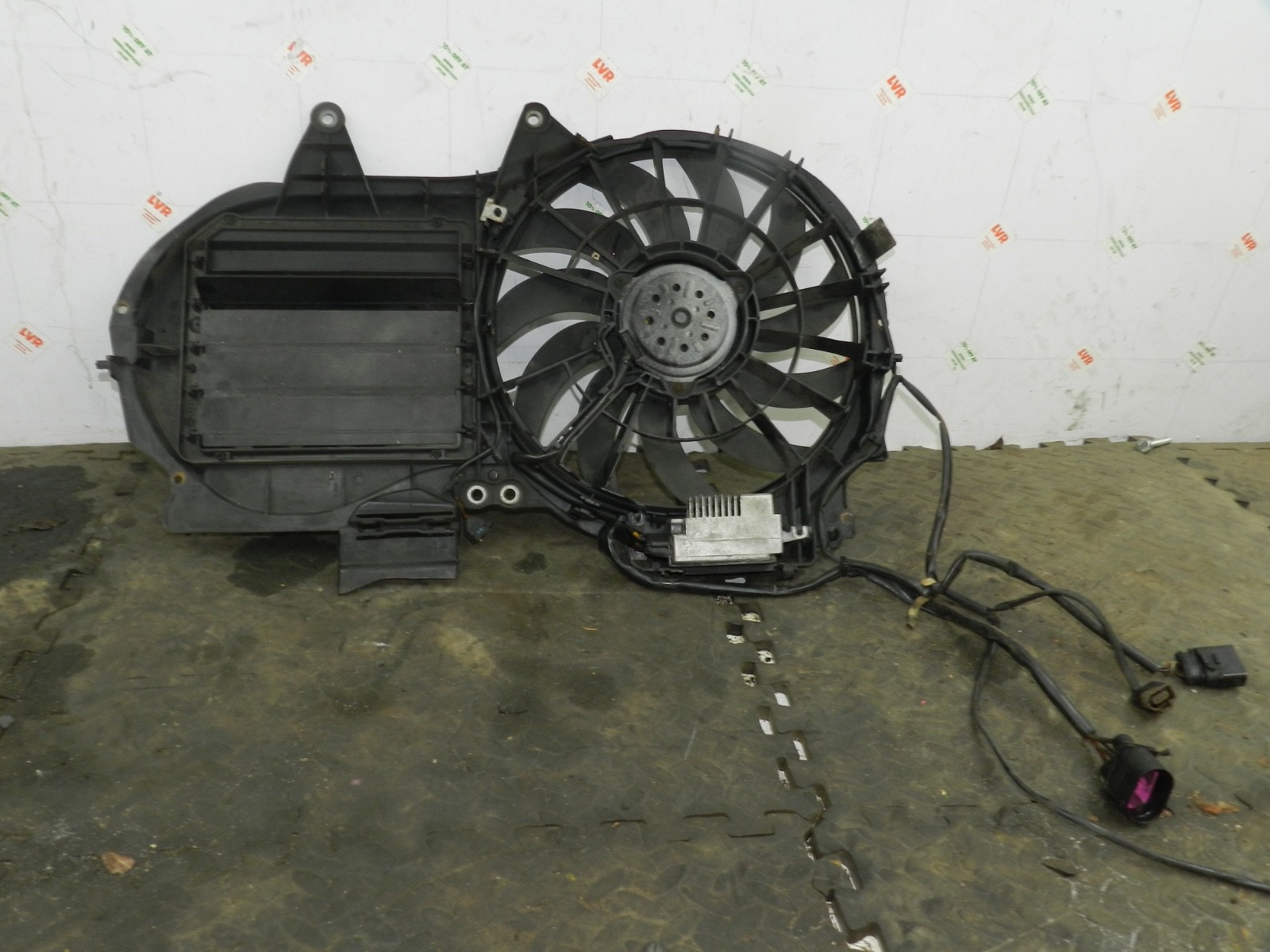 183. 2006 AUDI A4 CONVERTIBLE B7. COOLING FAN - Image 3