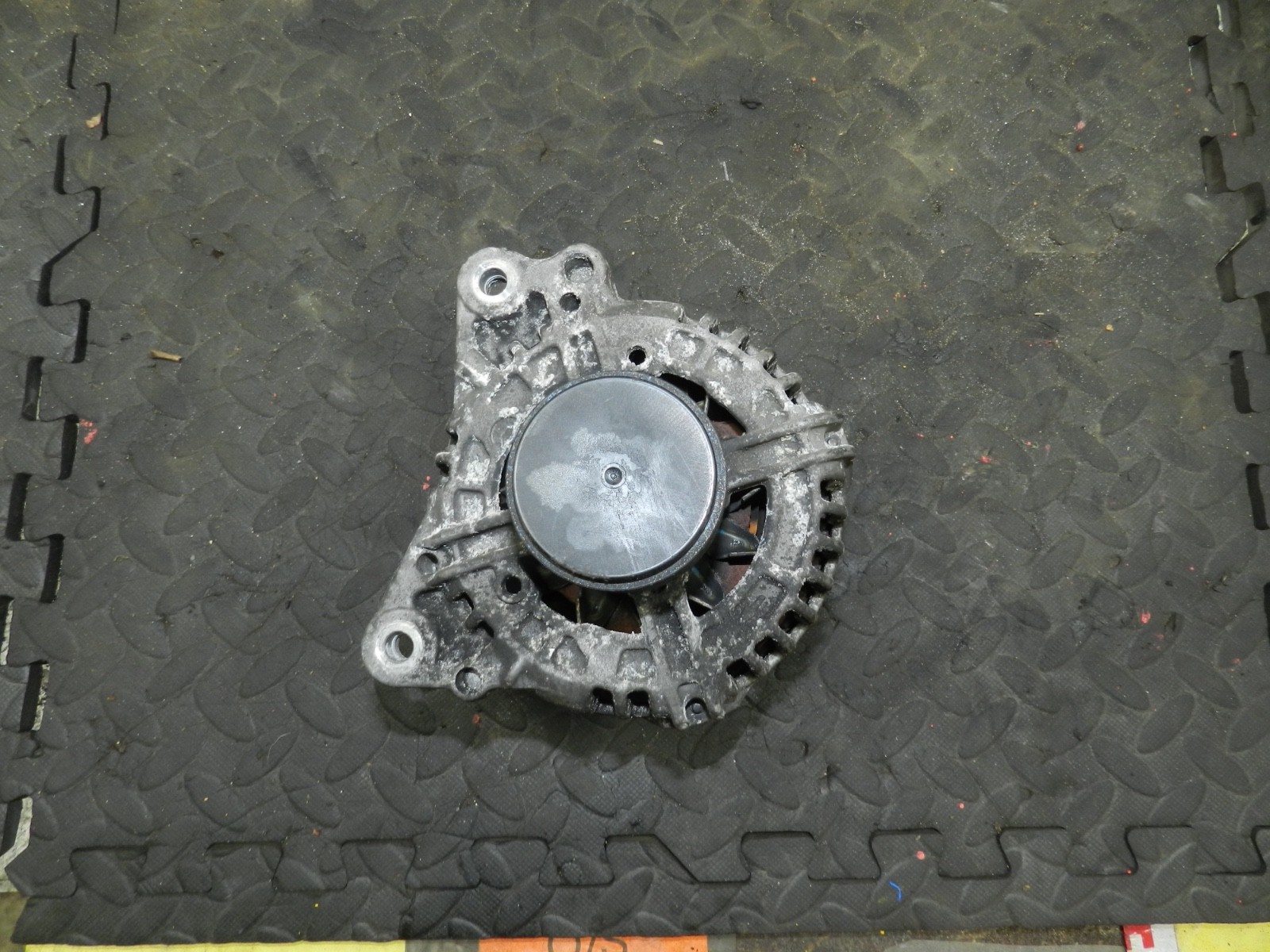 183. 2006 AUDI A4 CONVERTIBLE B7. ALTERNATOR - Image 4
