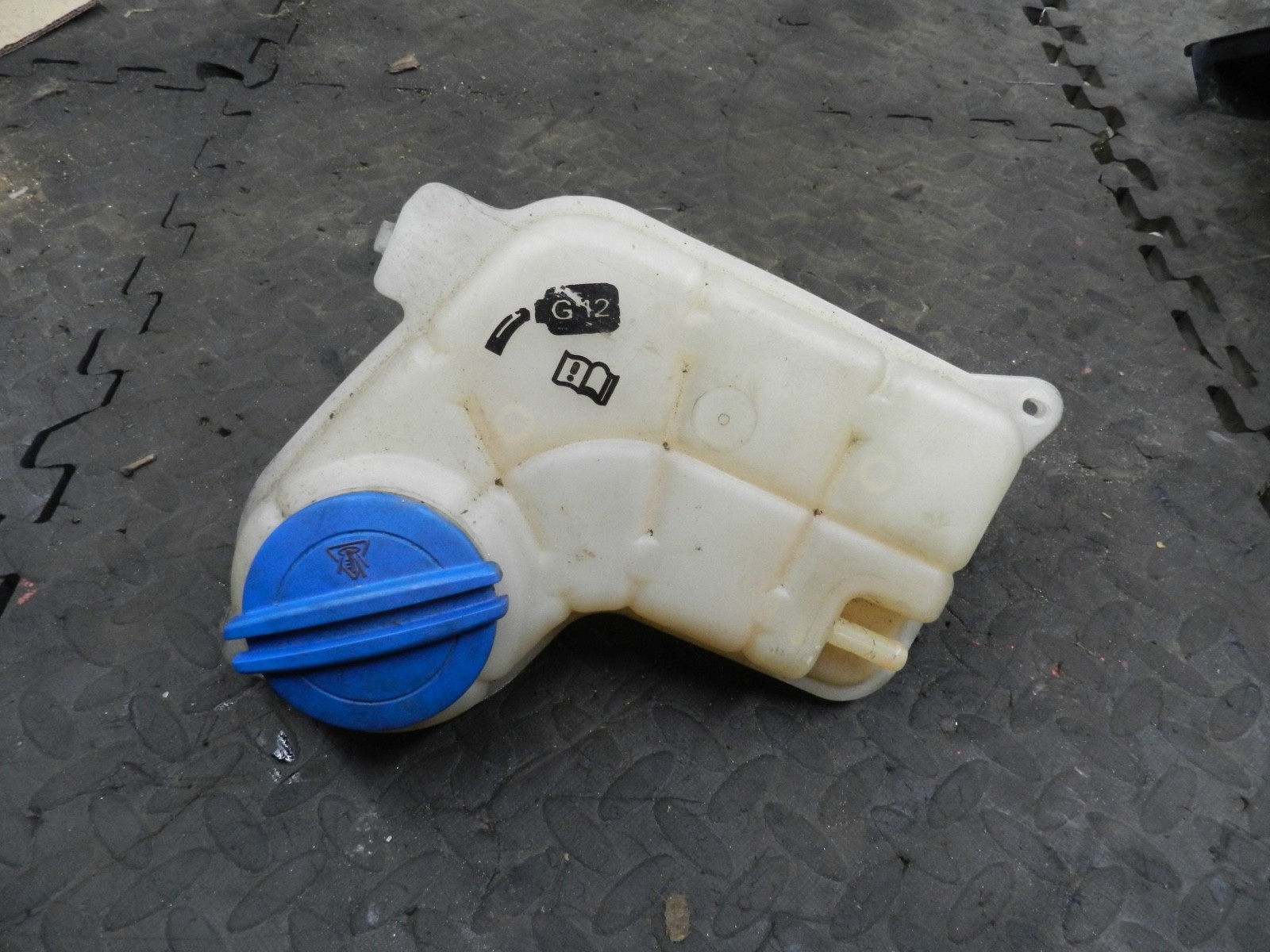 183. 2006 AUDI A4 CONVERTIBLE B7. COOLANT BOTTLE RESERVOIR TANK