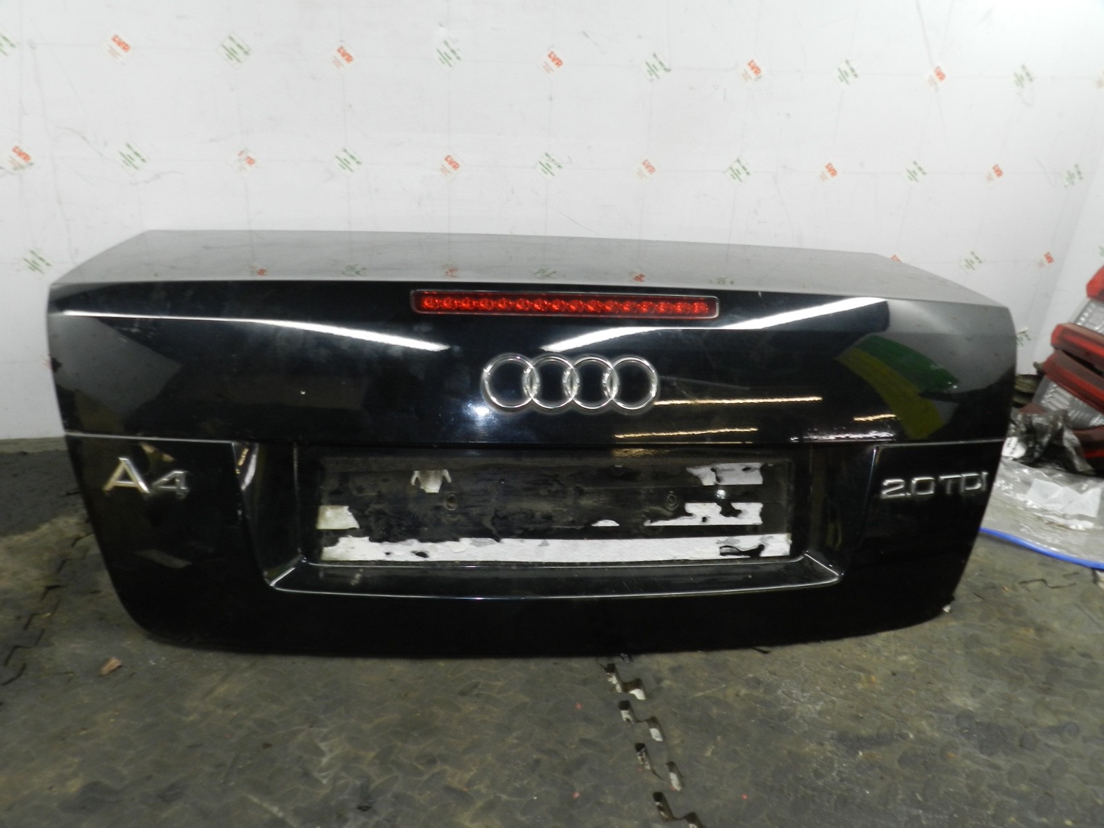 183. 2006 AUDI A4 CONVERTIBLE B7. BOOT LID TAIL GATE IN BLACK NO HINGES