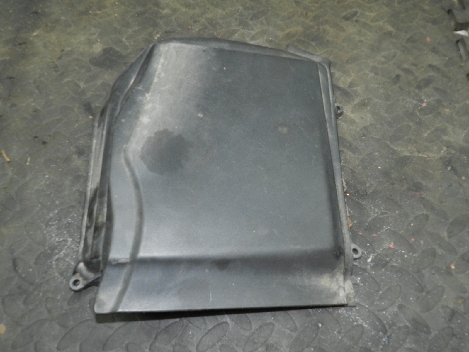 183. 2006 AUDI A4 CONVERTIBLE B7. FUSE BOX ECU LID COVER