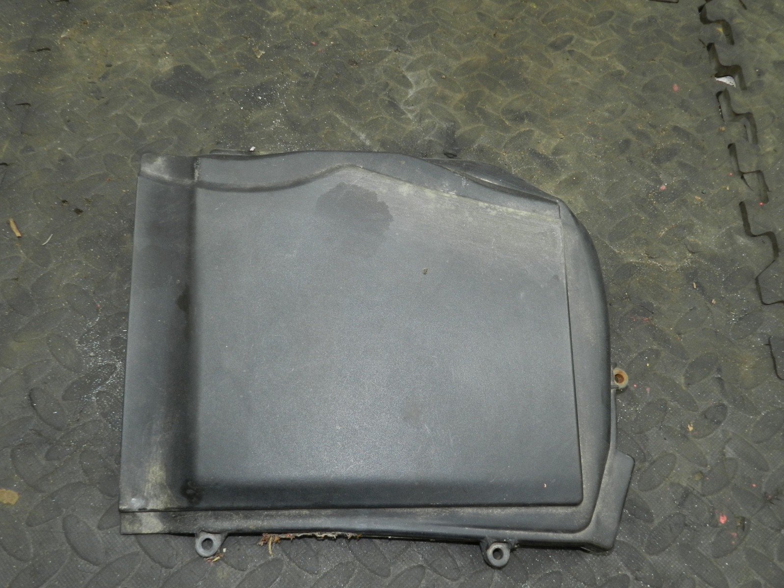 183. 2006 AUDI A4 CONVERTIBLE B7. FUSE BOX ECU LID COVER - Image 2