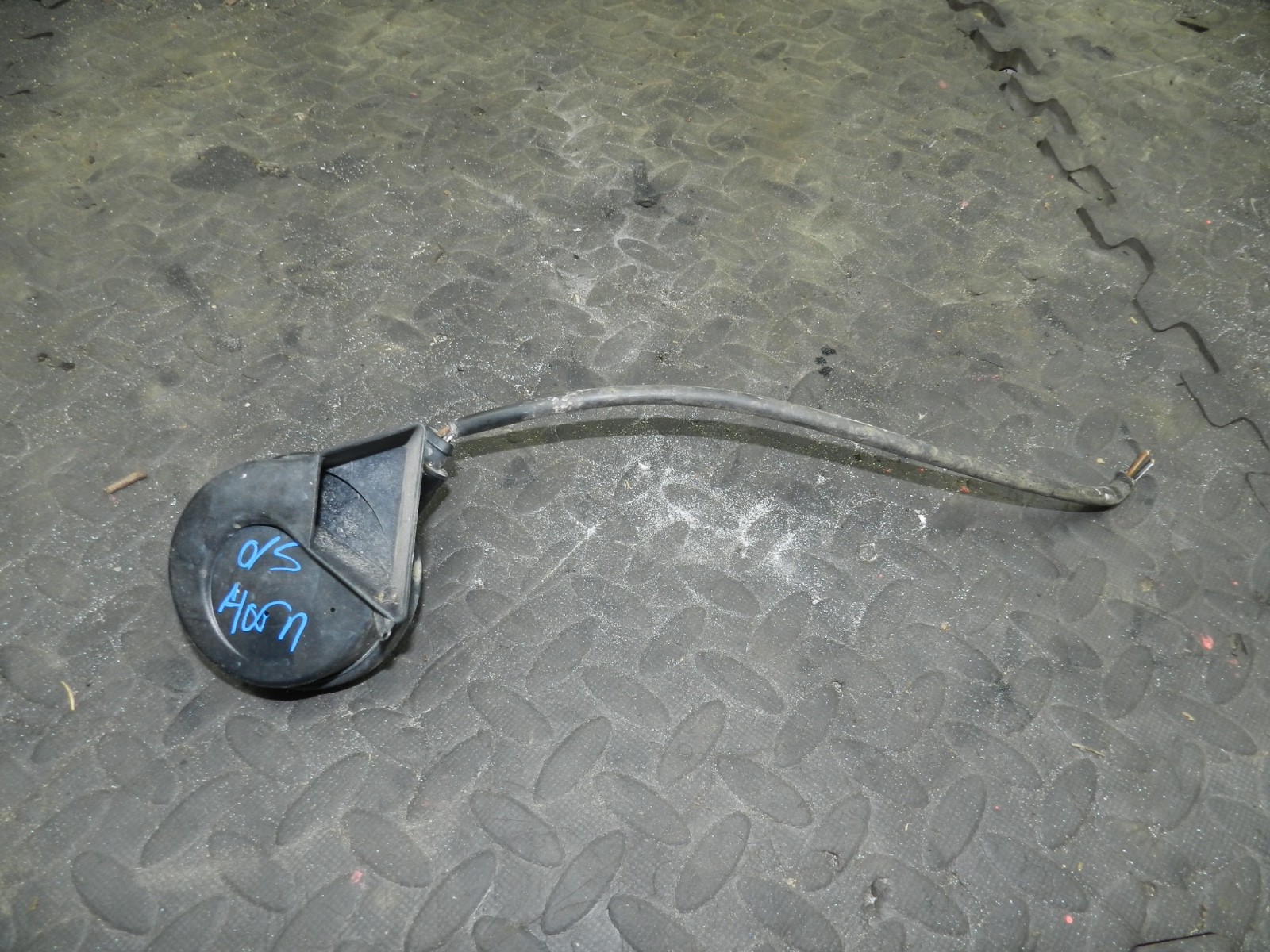 183. 2006 AUDI A4 CONVERTIBLE B7. DRIVER SIDE HORN - Image 3