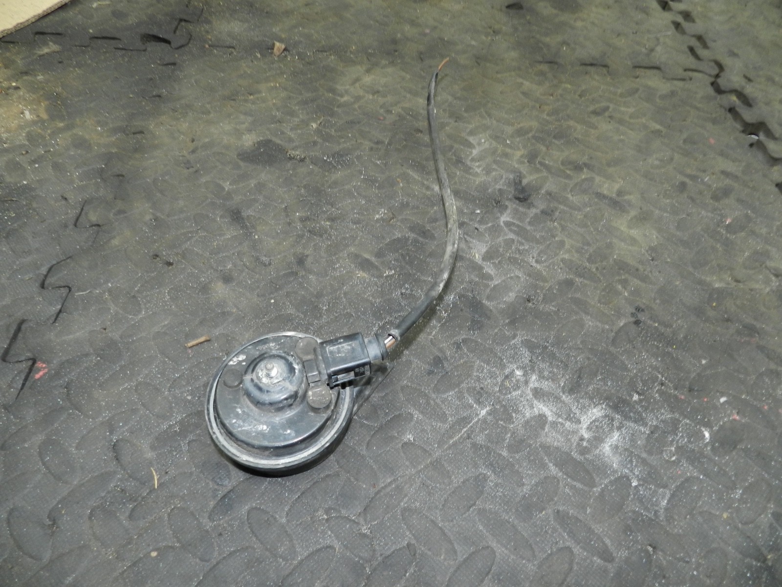 183. 2006 AUDI A4 CONVERTIBLE B7. DRIVER SIDE HORN - Image 4