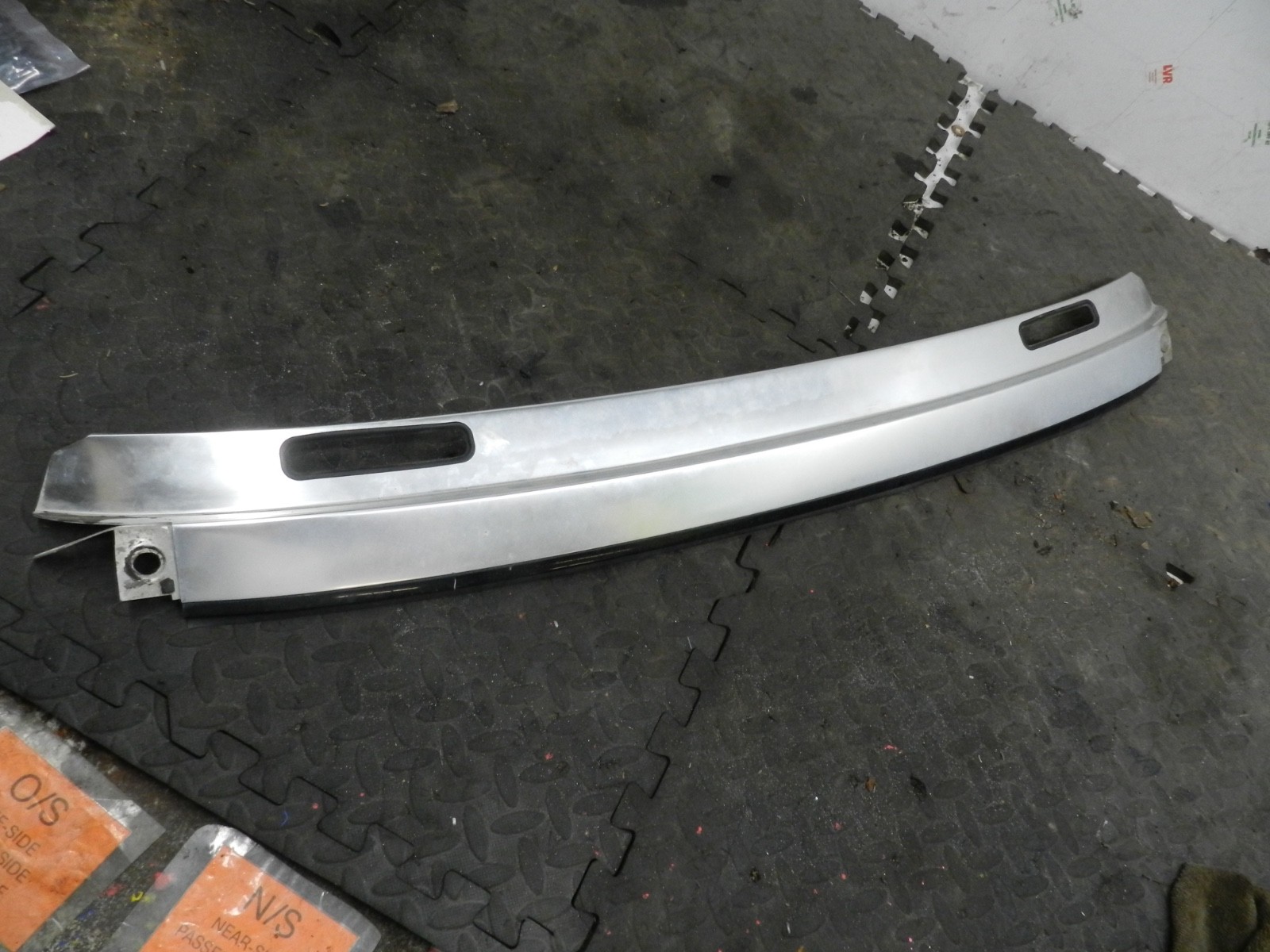 183 2006 AUDI A4 CONVERTIBLE B7 ROOF EXTERNAL WINDSCREEN A PILLAR TRIM