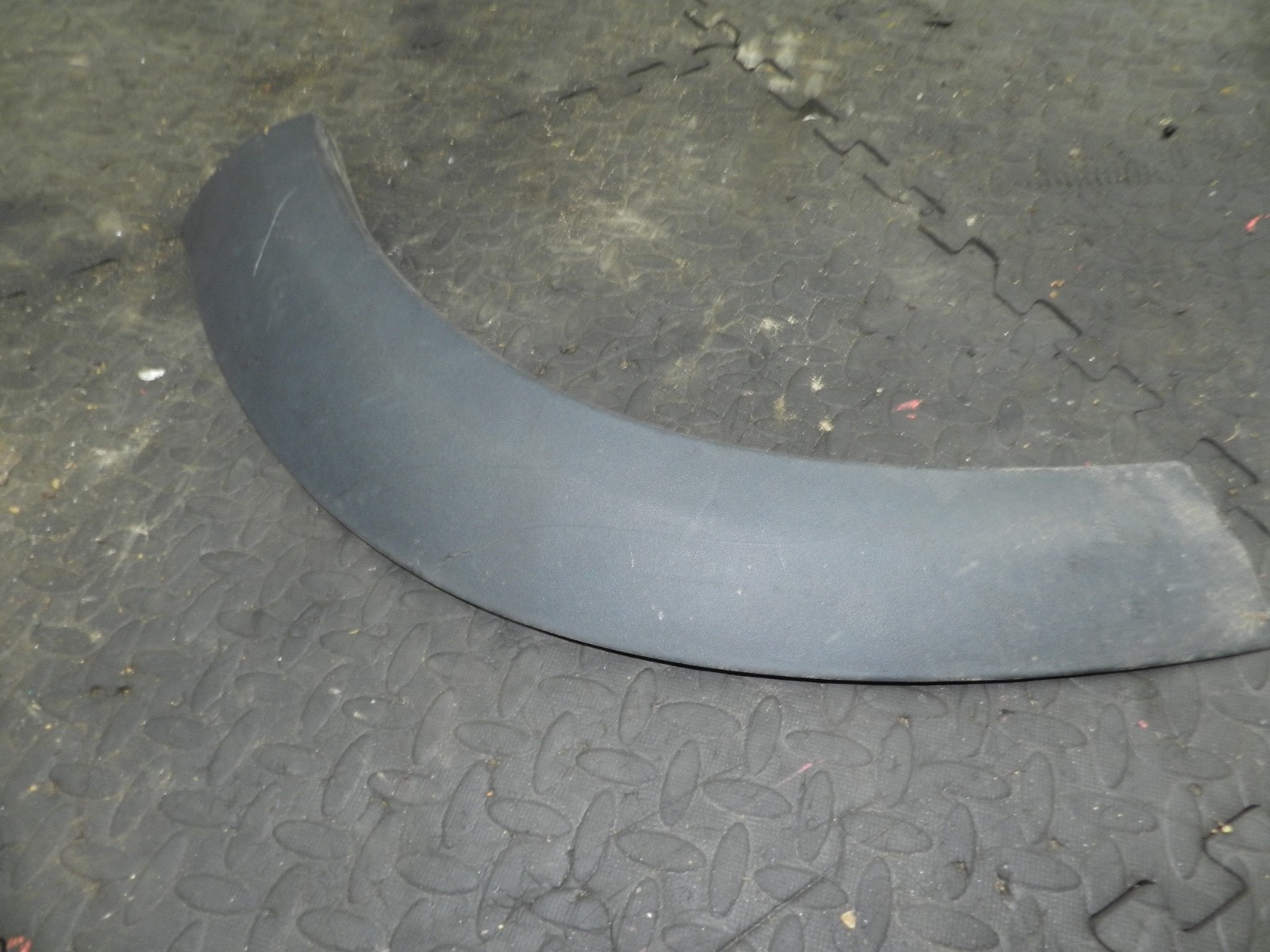 182. 2004 LANDROVER FREELANDER 1 L314. PASSENGER SIDE REAR ARCH TRIM - Image 2