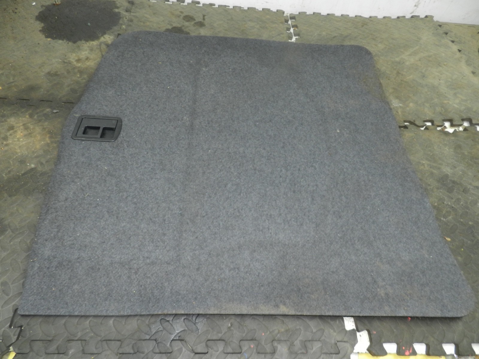 183. 2006 AUDI A4 CONVERTIBLE B7. BOOT CARPET FLOOR