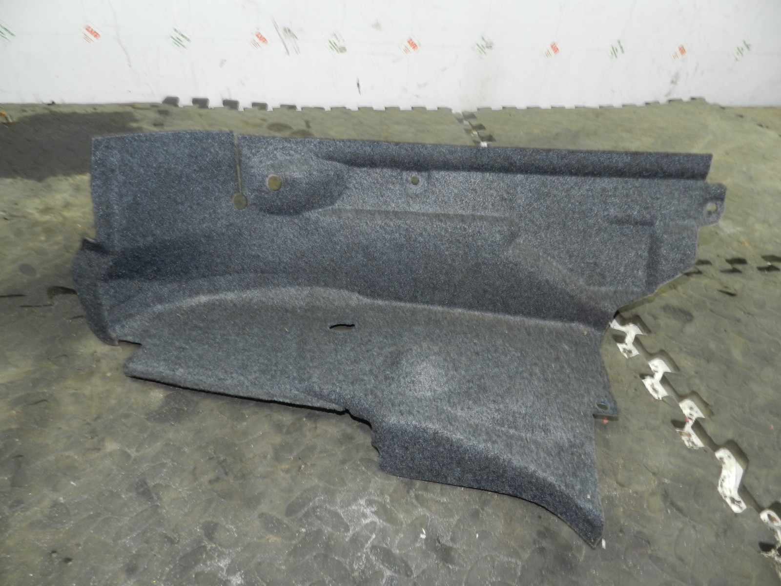 183. 2006 AUDI A4 CONVERTIBLE B7. PASSENGER SIDE REAR BOOT TRIM PANEL