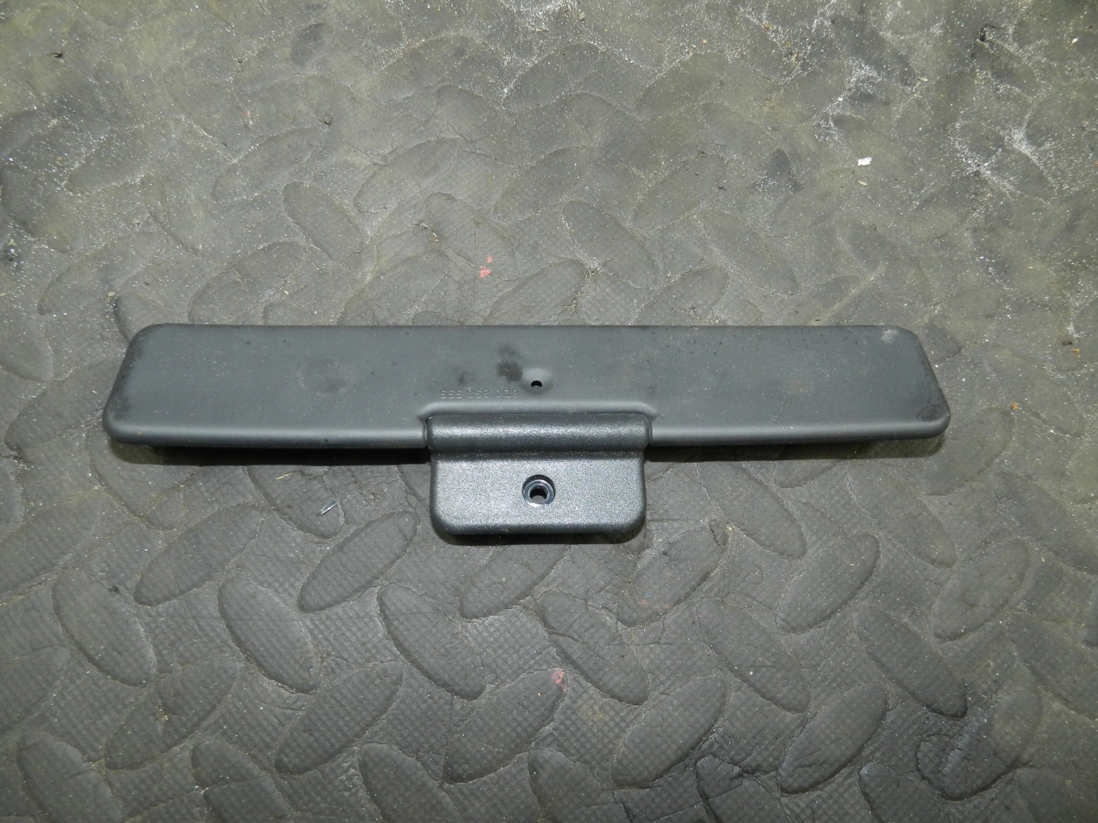 183. 2006 AUDI A4 CONVERTIBLE B7. SMALL SUN VISOR