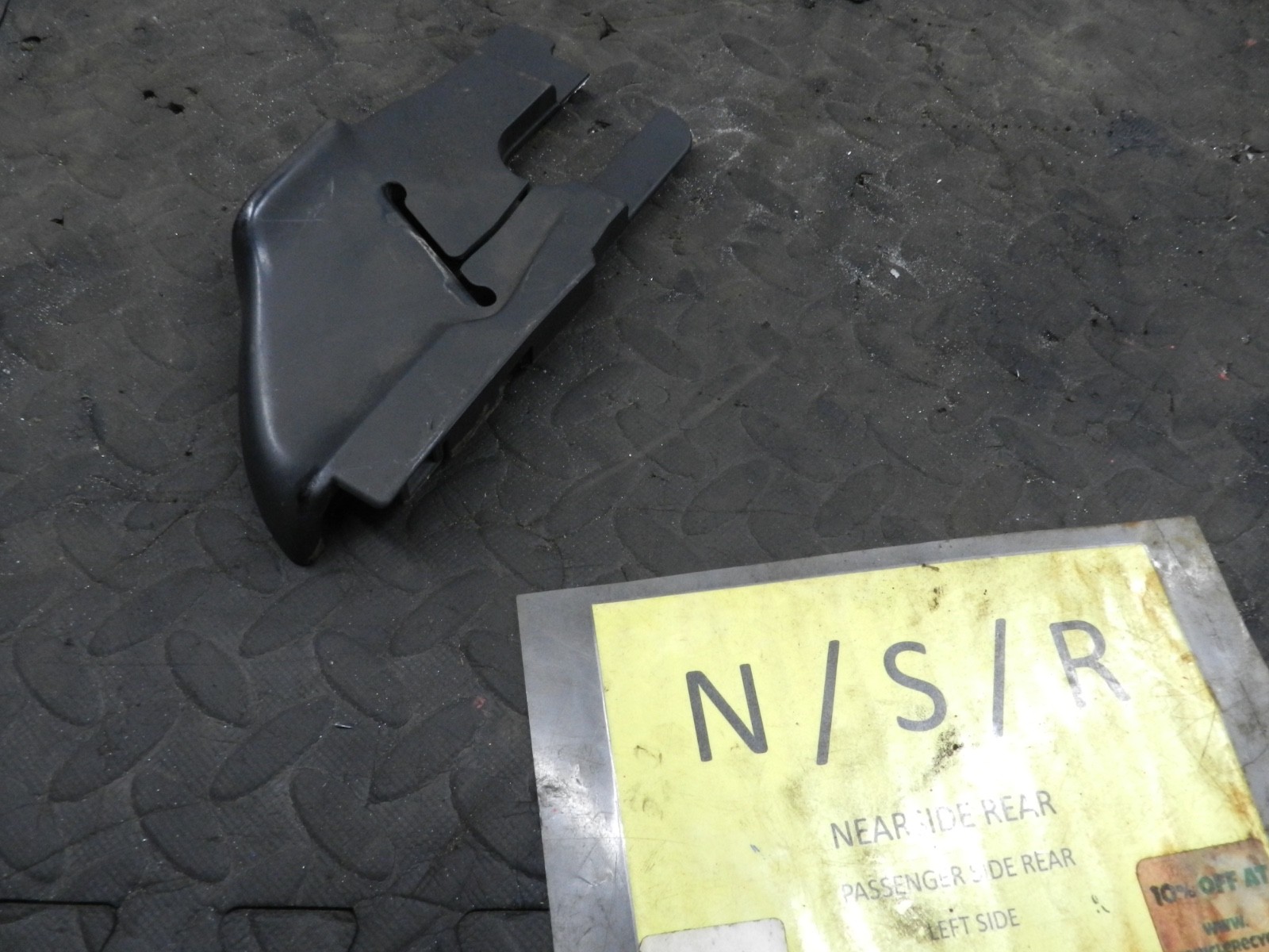 183. 2006 AUDI A4 CONVERTIBLE B7. PASSENGER SIDE REAR SEAT BELT TRIM