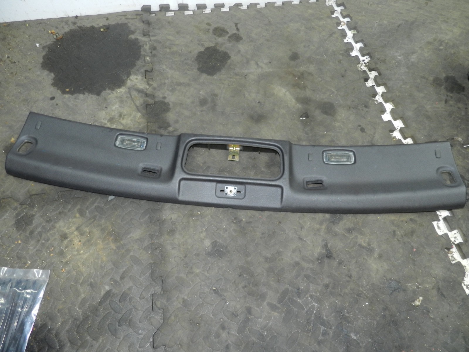 183. 2006 AUDI A4 CONVERTIBLE B7. ROOF PANEL TRIM