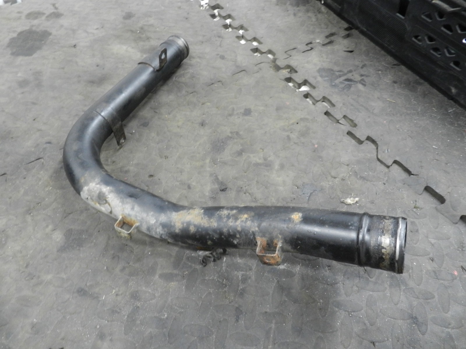 182. 2004 LANDROVER FREELANDER 1 L314. AIR TURBO INTAKE PIPE
