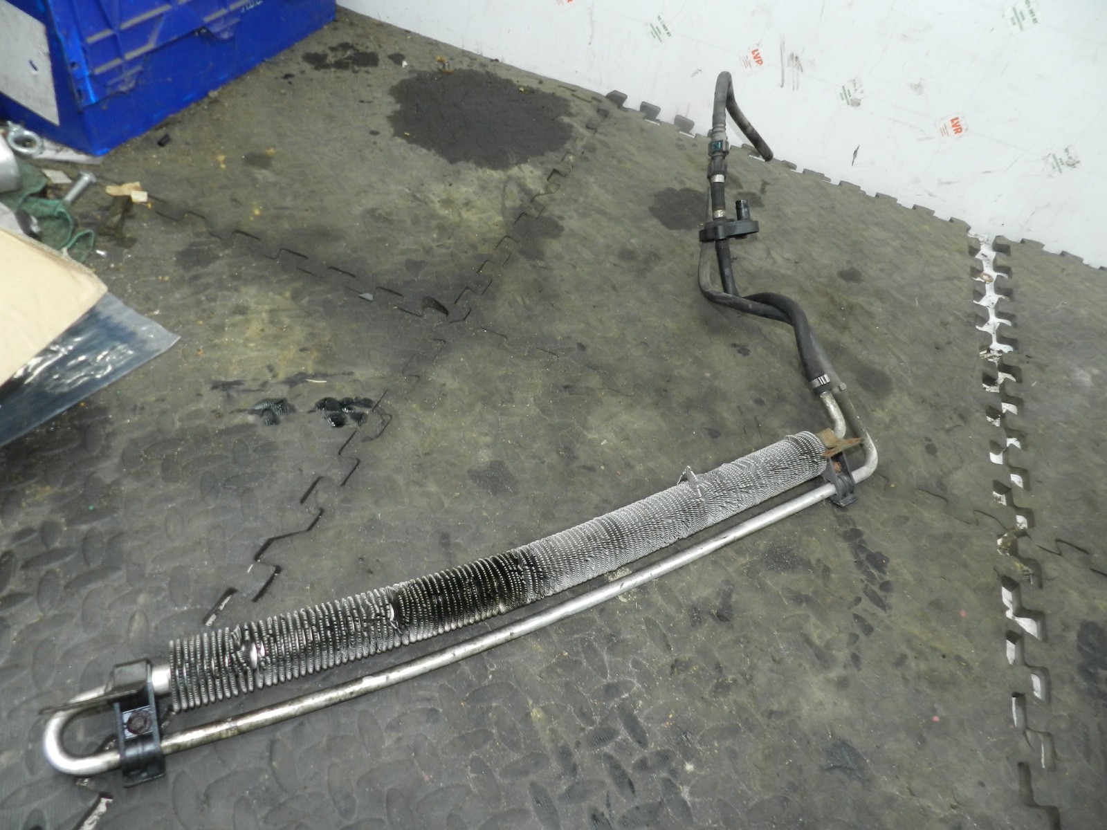 182. 2004 LANDROVER FREELANDER 1 L314. OIL COOLER