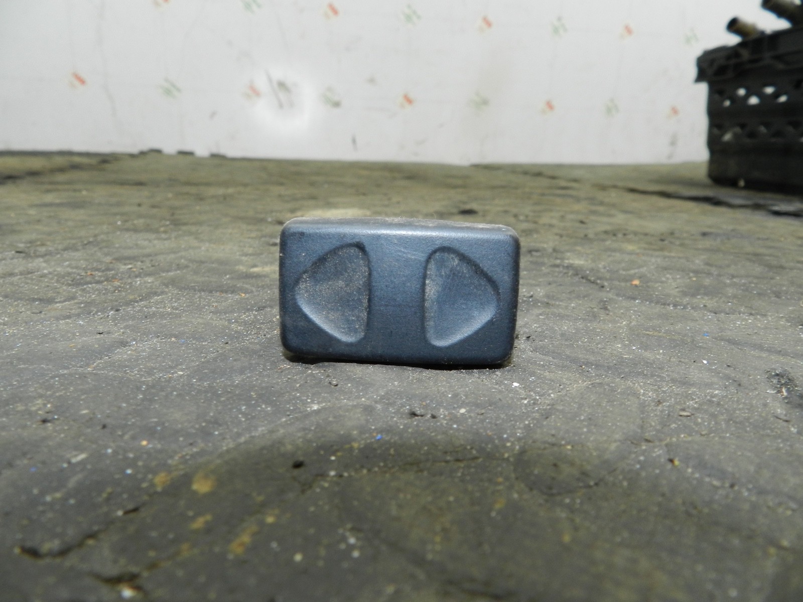 182. 2004 LANDROVER FREELANDER 1 L314. WINDOW SWITCH BLANK