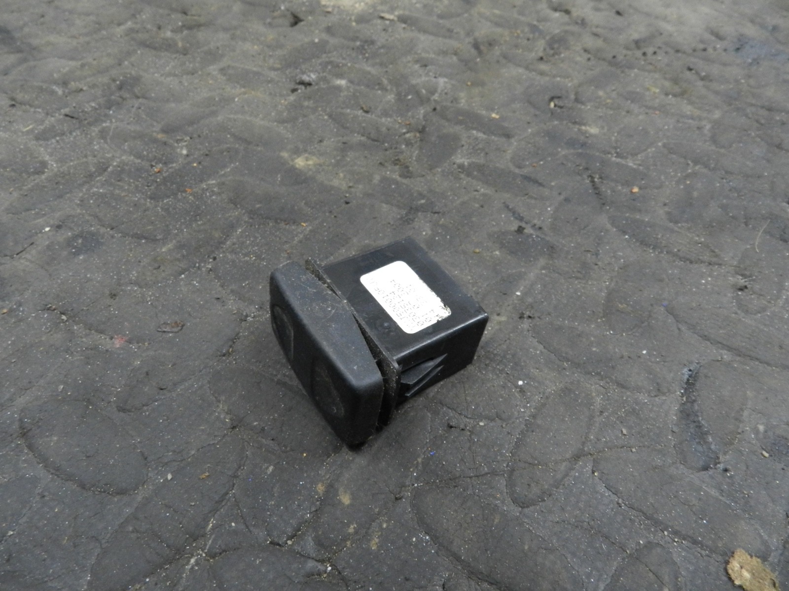 182. 2004 LANDROVER FREELANDER 1 L314. WINDOW SWITCH BLANK