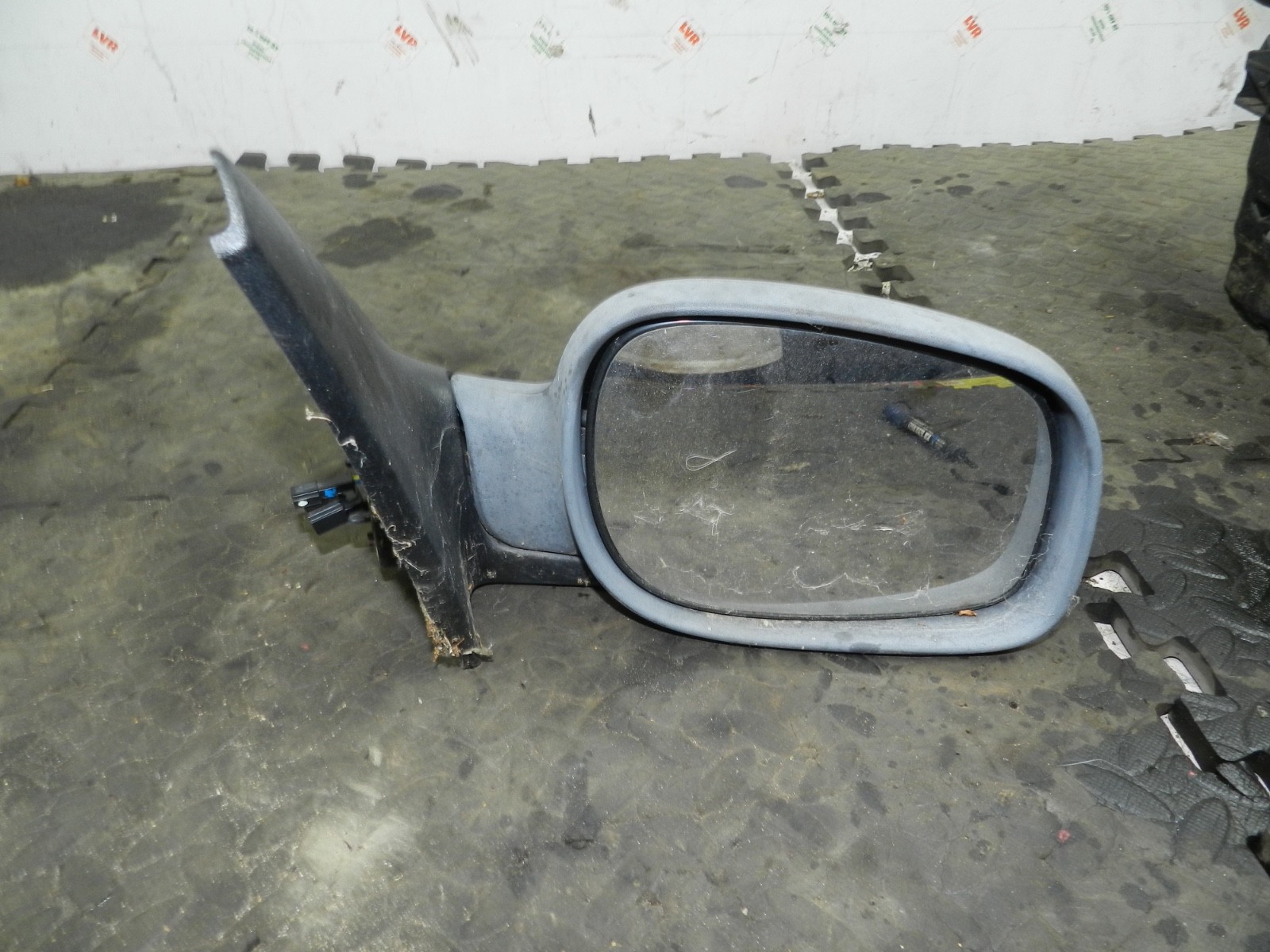 182. 2004 LANDROVER FREELANDER 1 L314. DRIVER SIDE WING MIRROR