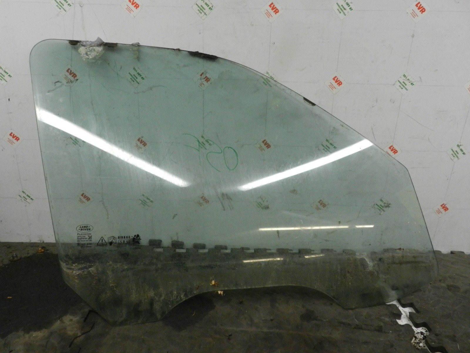 182. 2004 LANDROVER FREELANDER 1 L314. DRIVER SIDE FRONT DOOR WINDOW GLASS