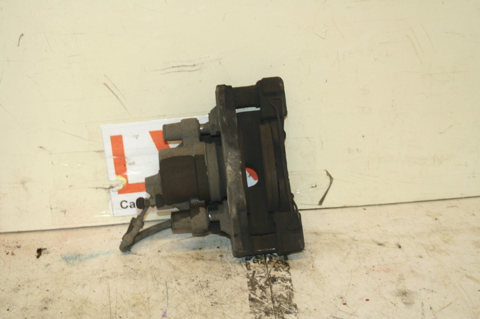 (69) 2014 FORD FOCUS MK3 1.0 ECOBOOST. NEAR SIDE PASSENGER FRONT BRAKE CALIPER - Image 2
