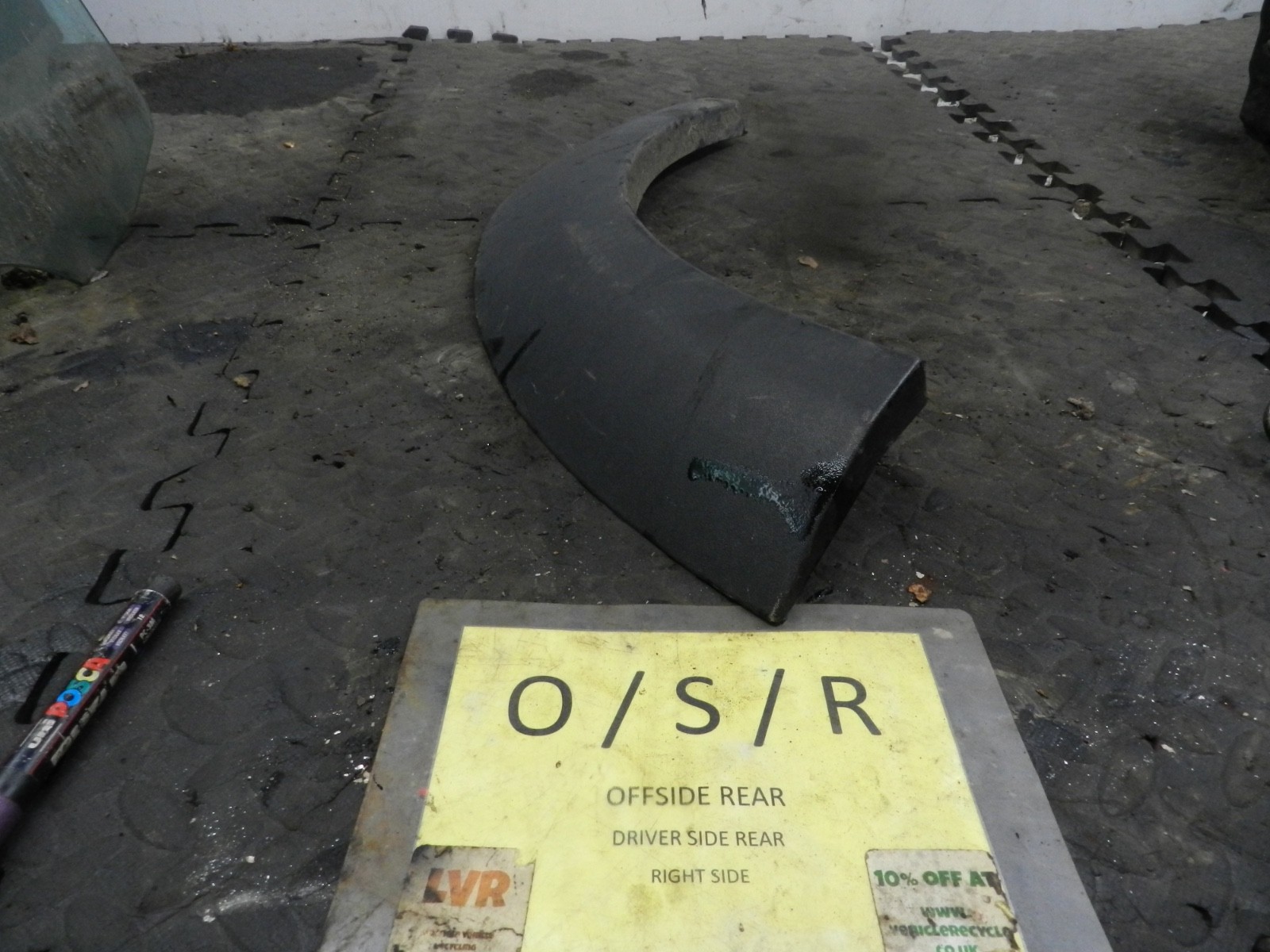 182. 2004 LANDROVER FREELANDER 1 L314. DRIVER SIDE REAR ARCH TRIM
