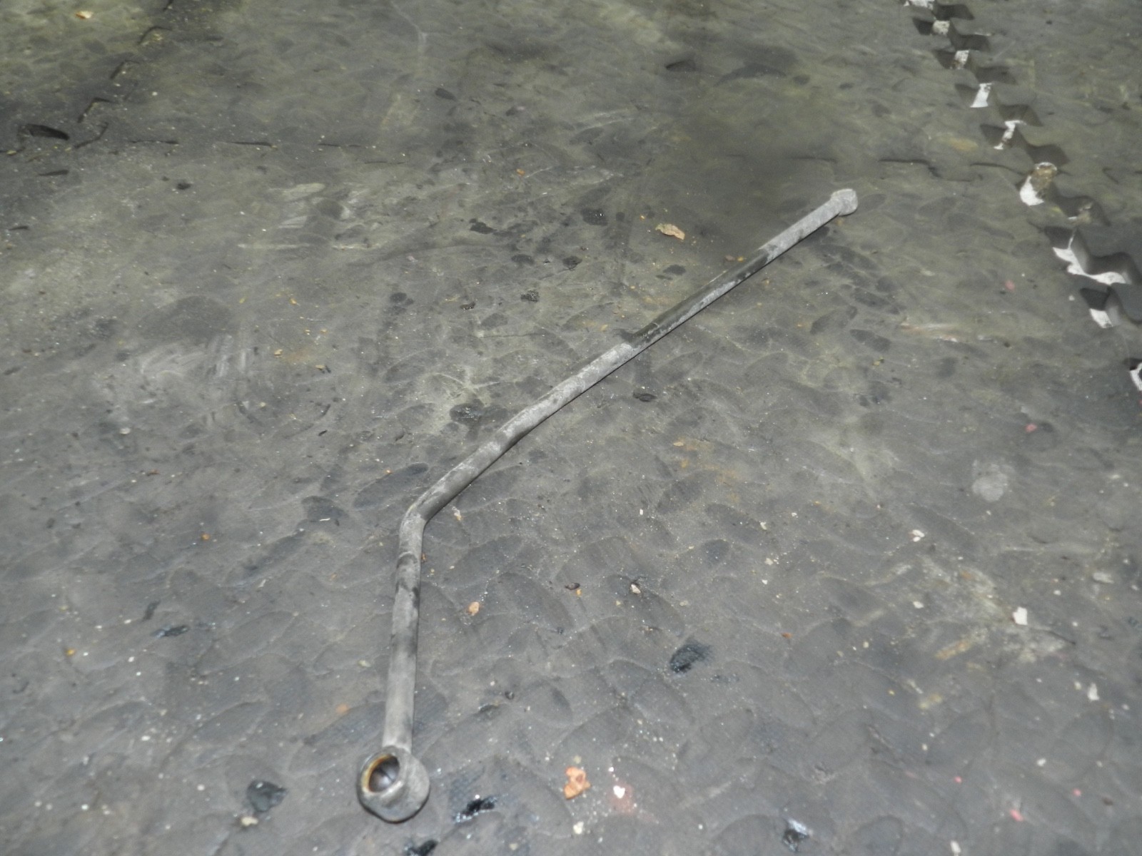 182. 2004 LANDROVER FREELANDER 1 L314. OIL FEED PIPE