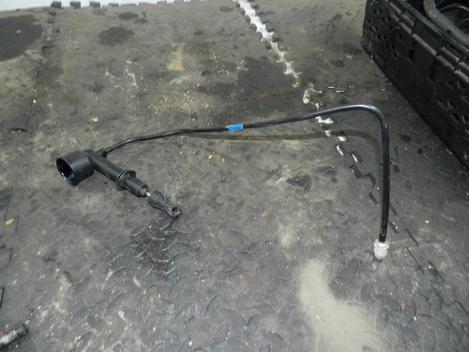182. 2004 LANDROVER FREELANDER 1 L314. CLUTCH SLAVE CYLINDER