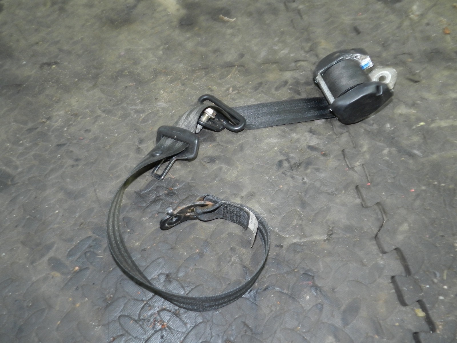 181. RENAULT 5 R5 NOT RS TURBO. PASSENGER SIDE REAR SEAT BELT - Image 2